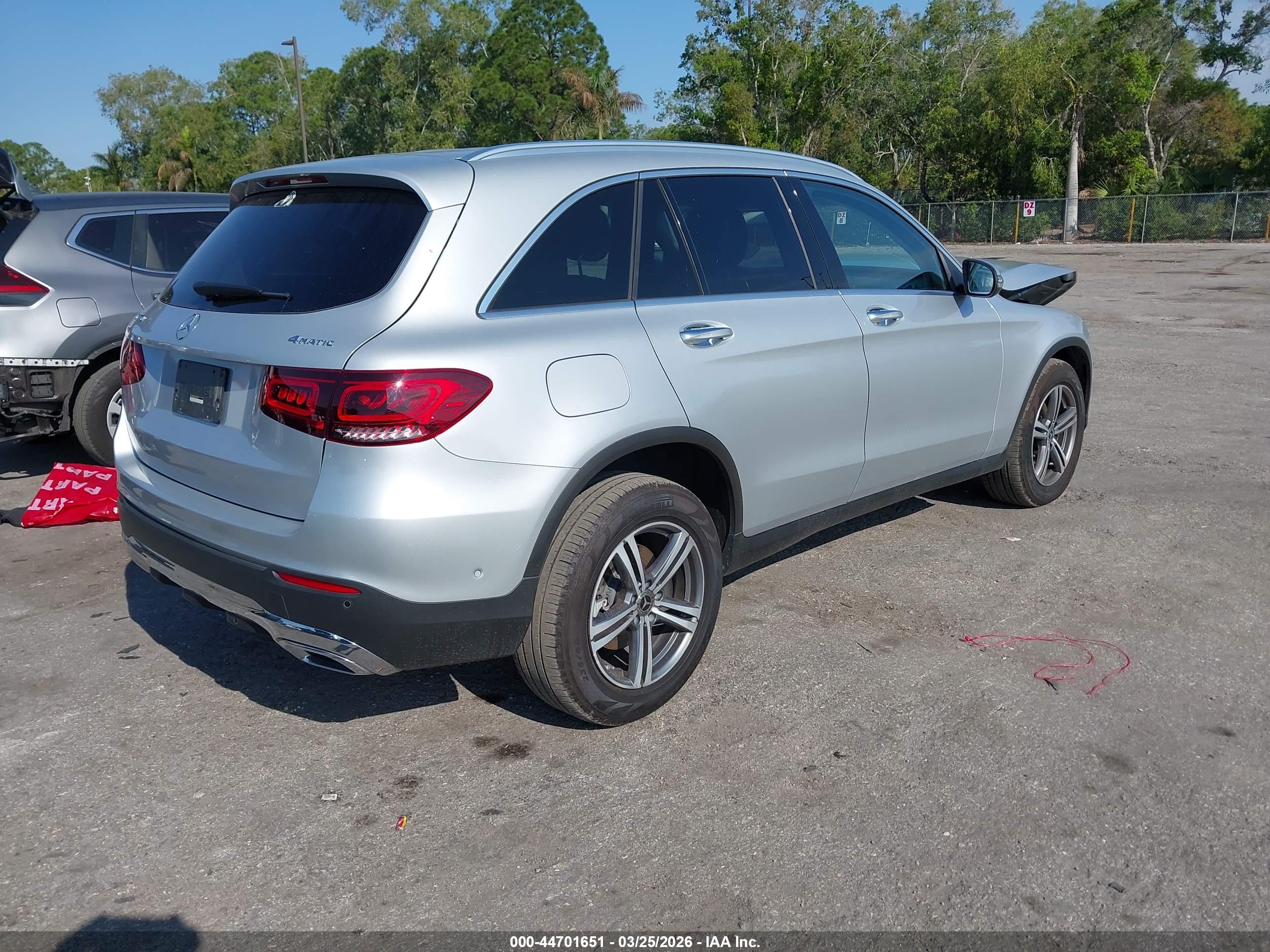 MERCEDES-BENZ GLC image 4