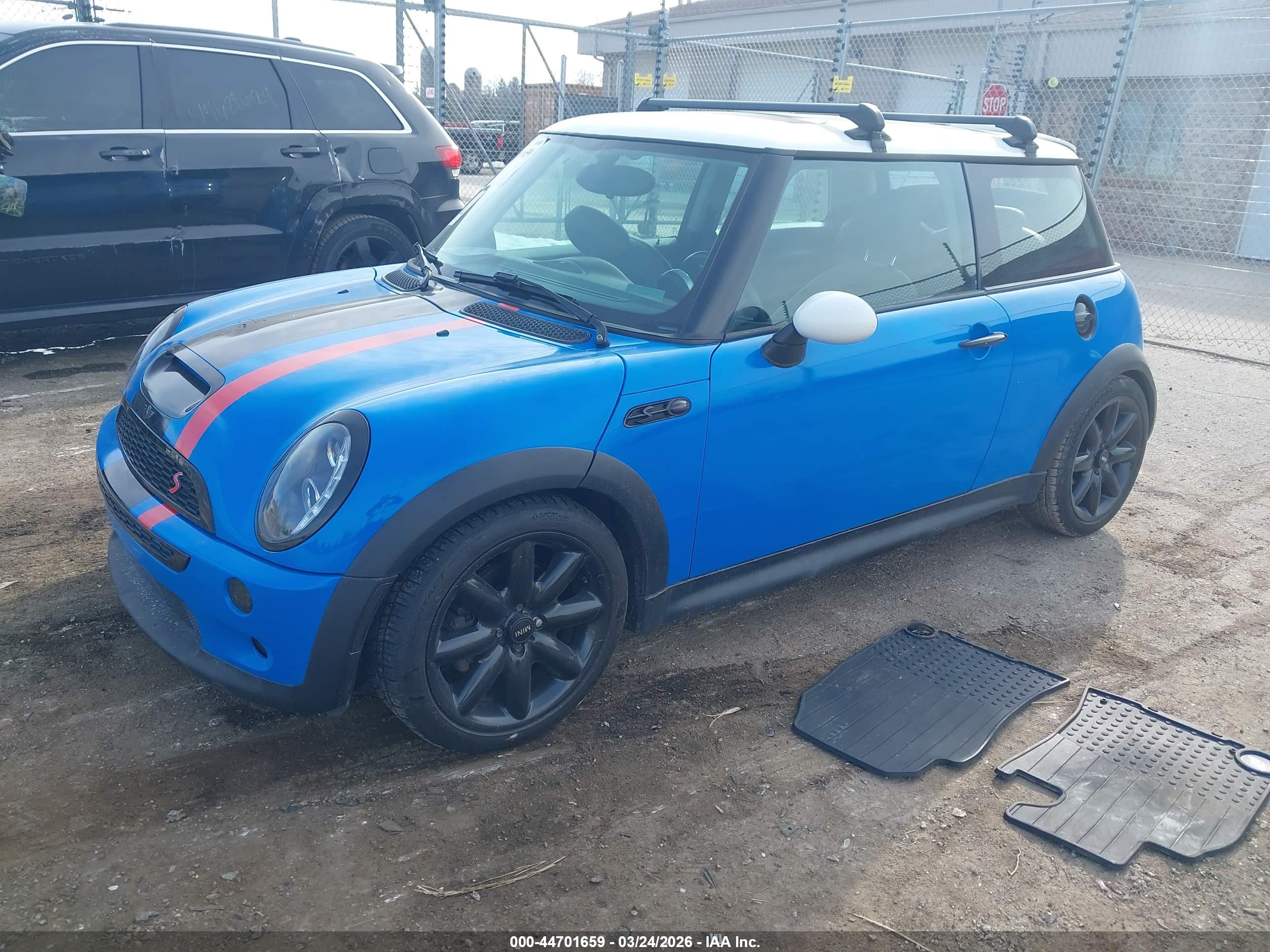 MINI COOPER image 2
