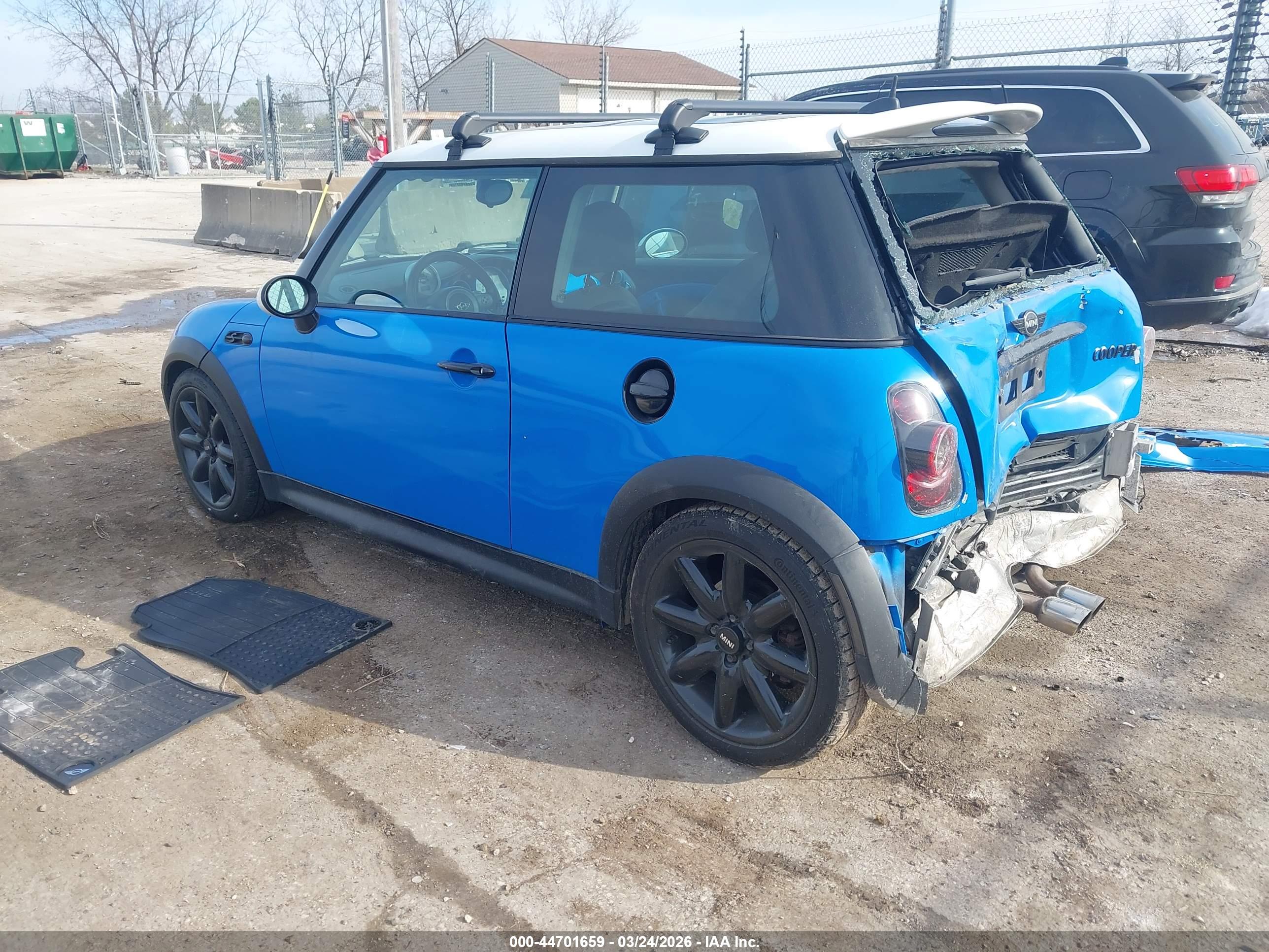 MINI COOPER image 3
