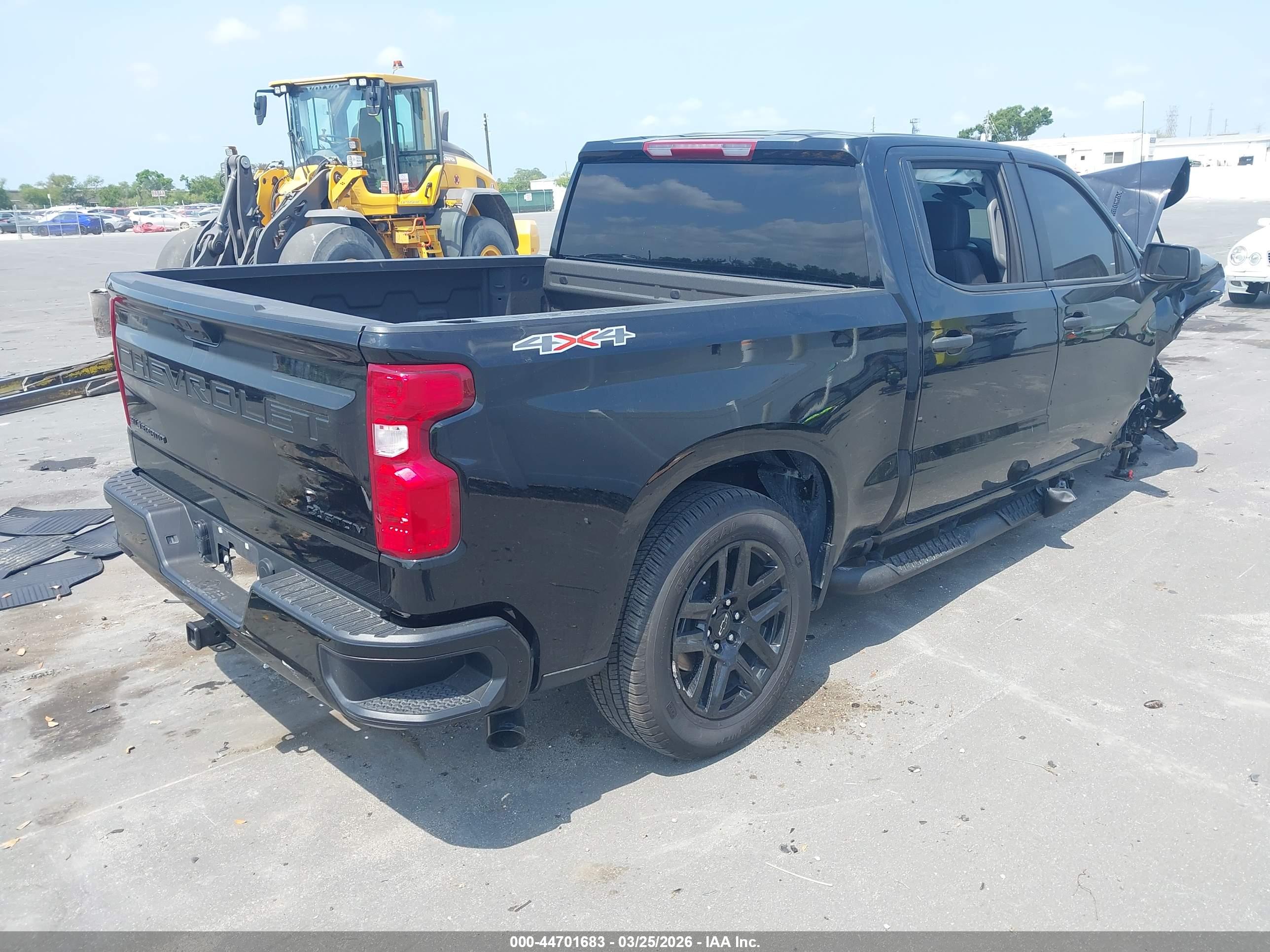 CHEVROLET SILVERADO image 4