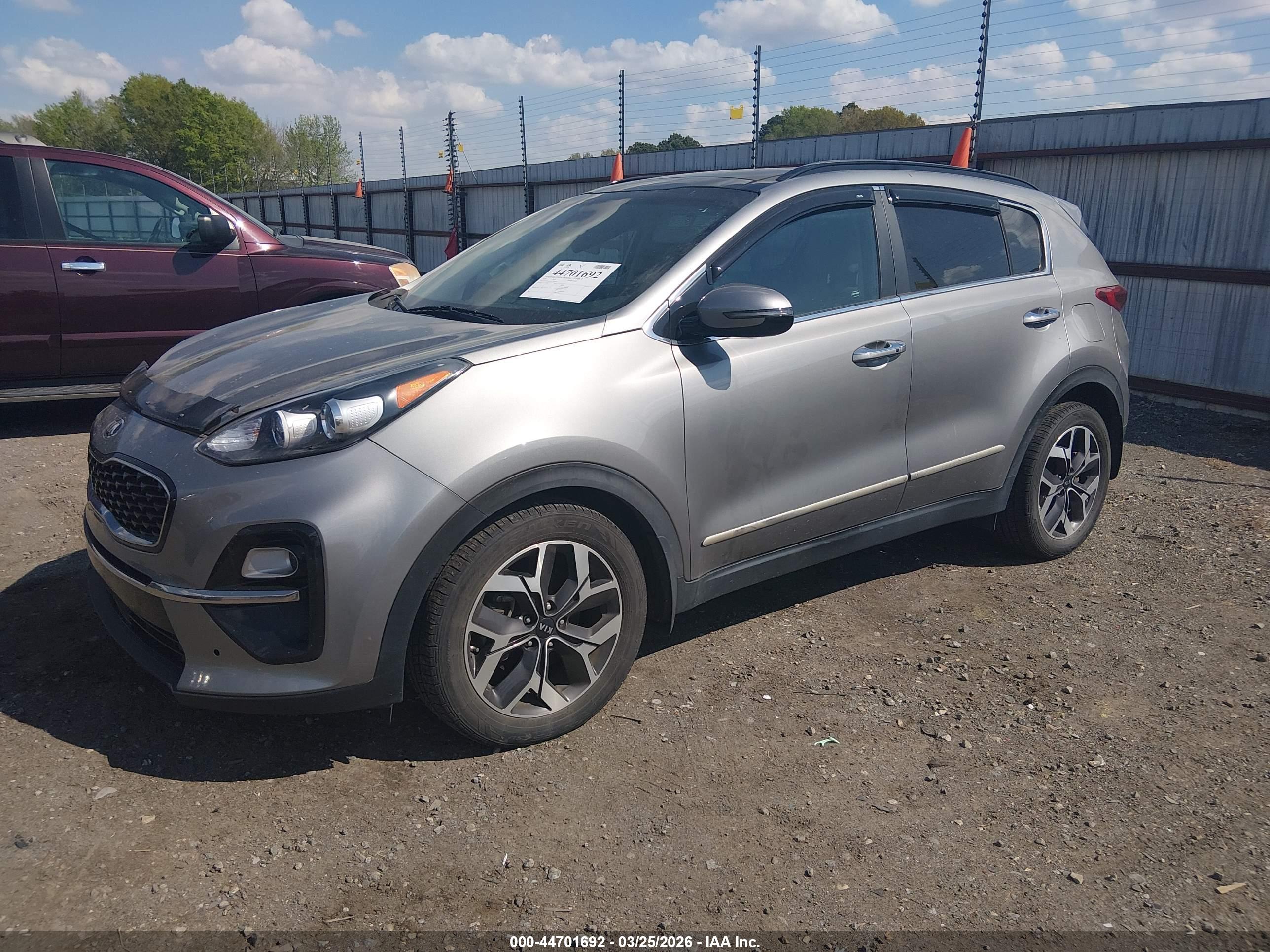 KIA SPORTAGE image 2