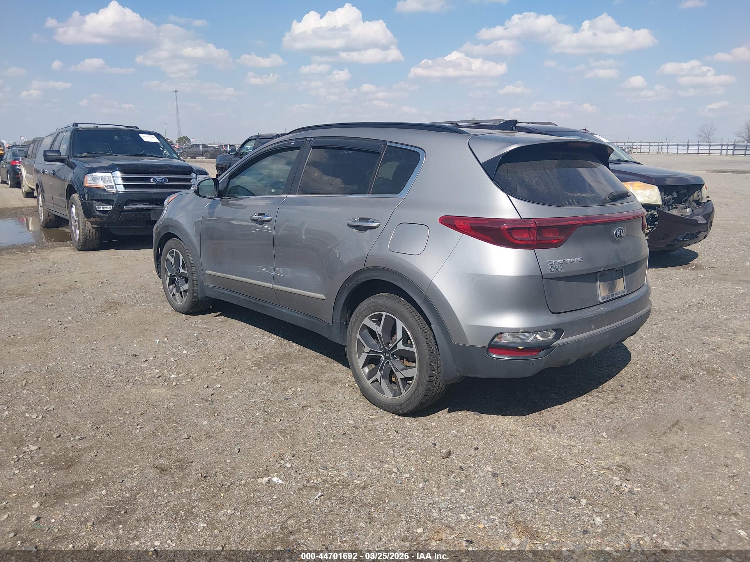 KIA SPORTAGE image 3