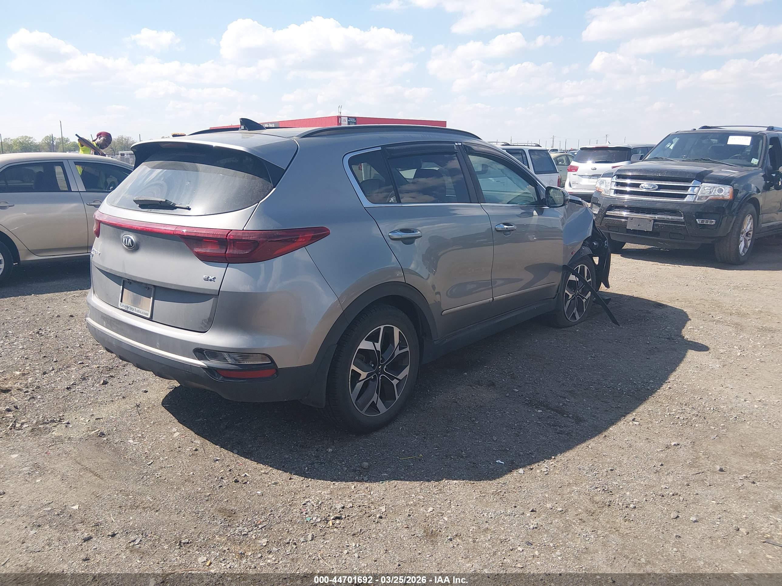 KIA SPORTAGE image 4
