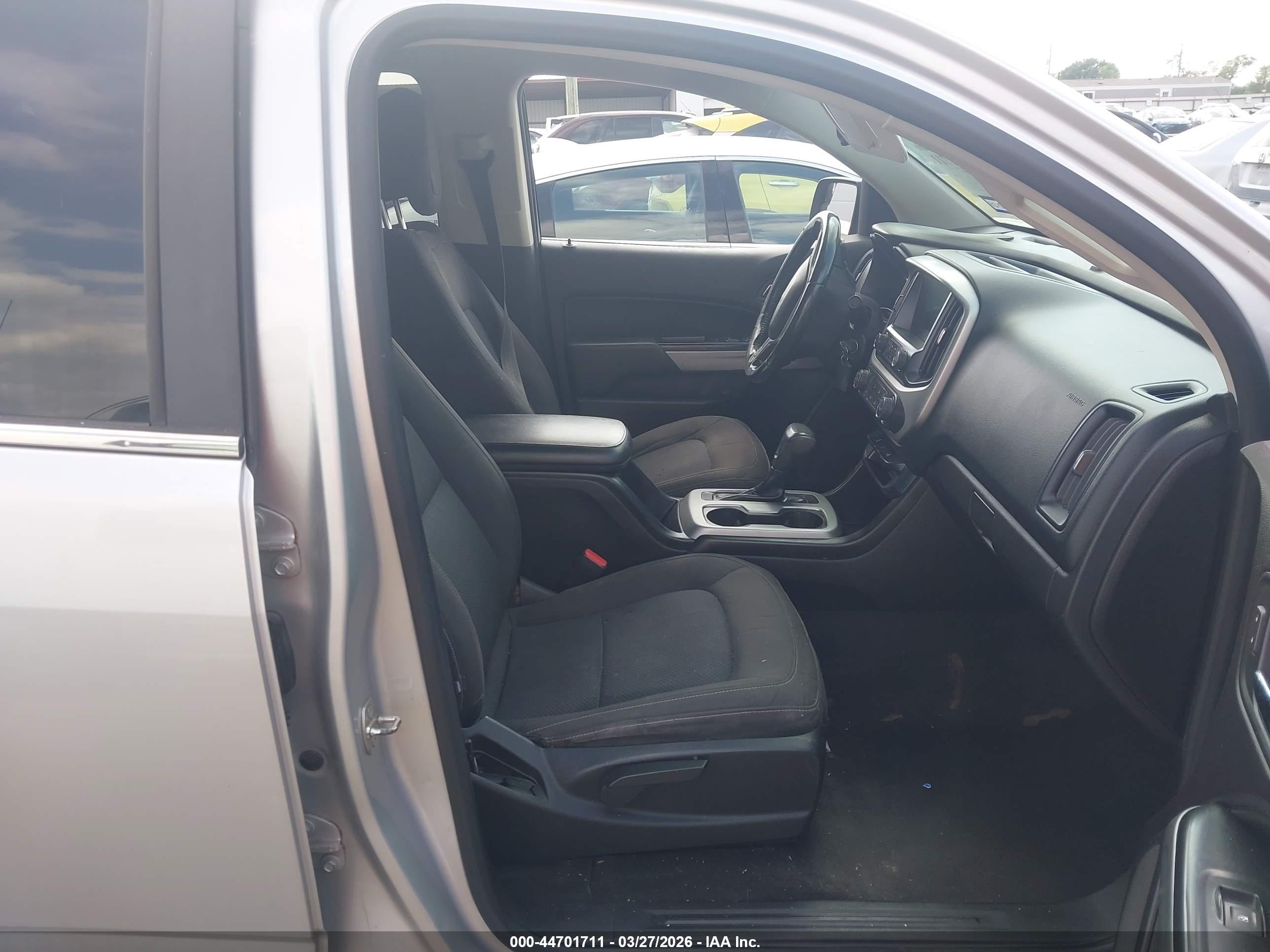 CHEVROLET COLORADO image 5