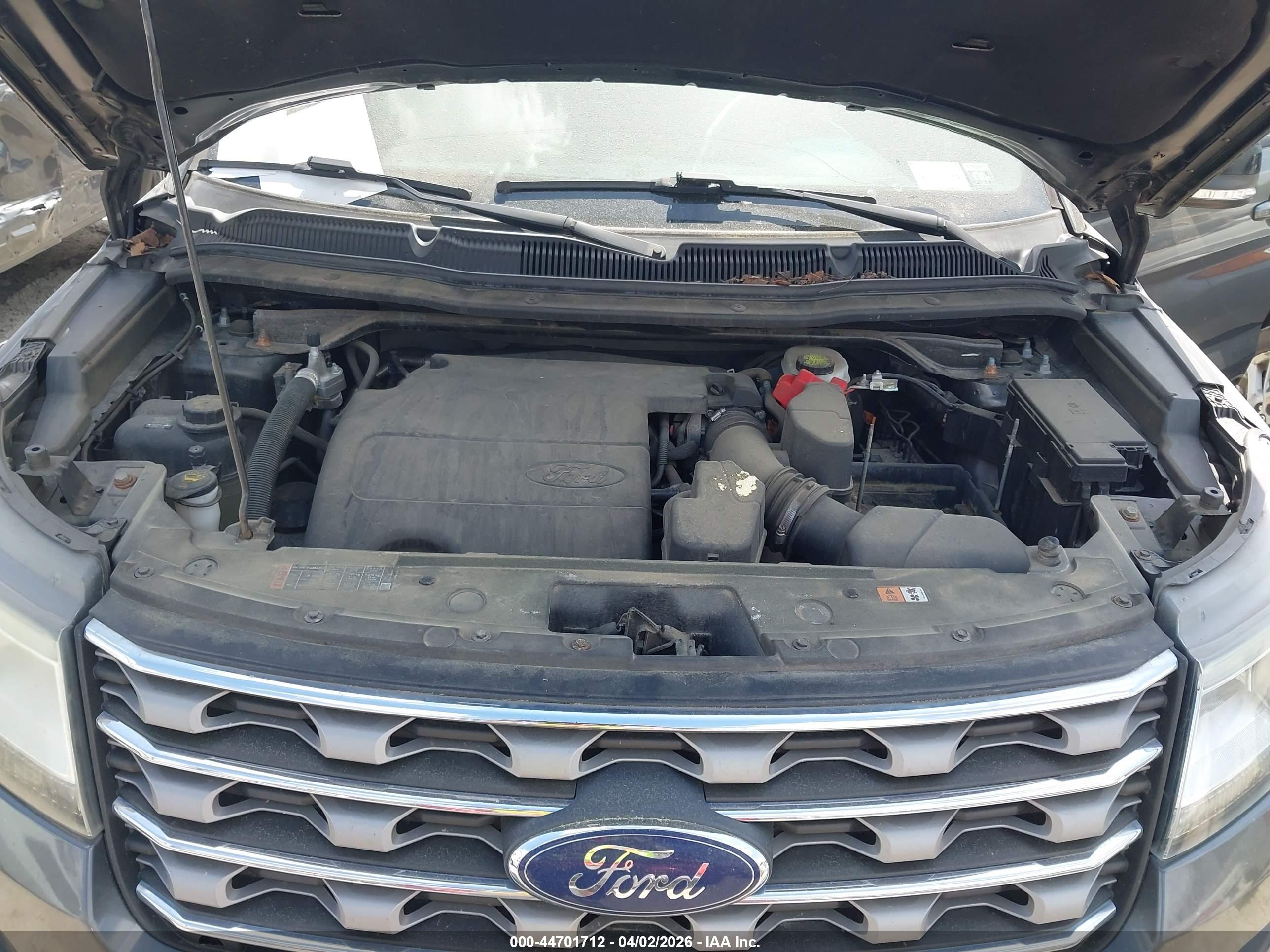 FORD EXPLORER image 10