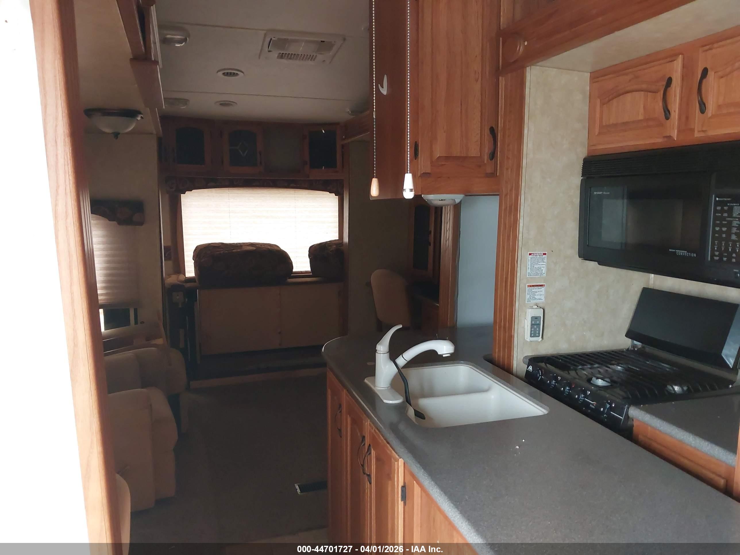 COACHMEN BROOKSTONE image 8