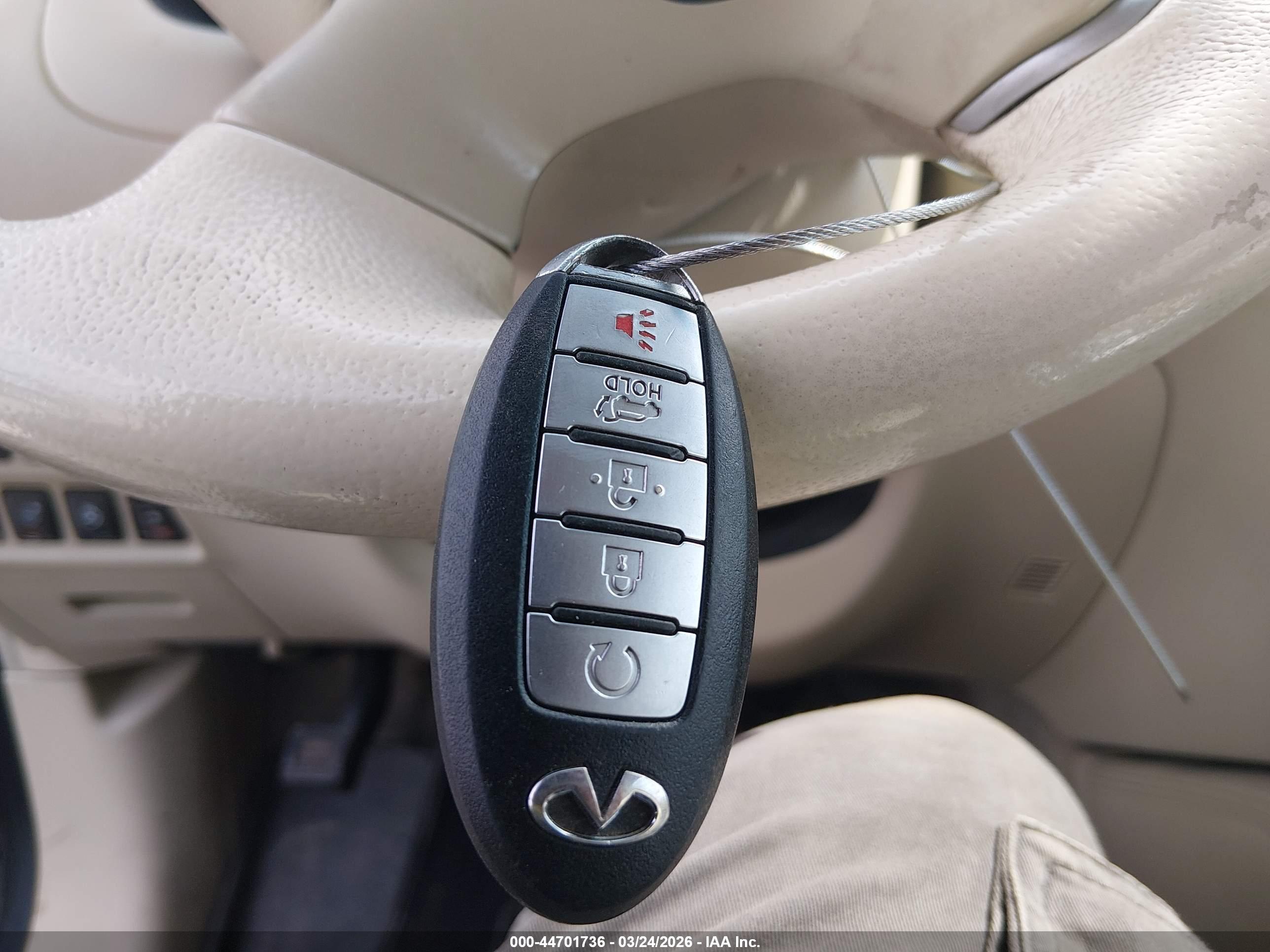 INFINITI JX35 image 11