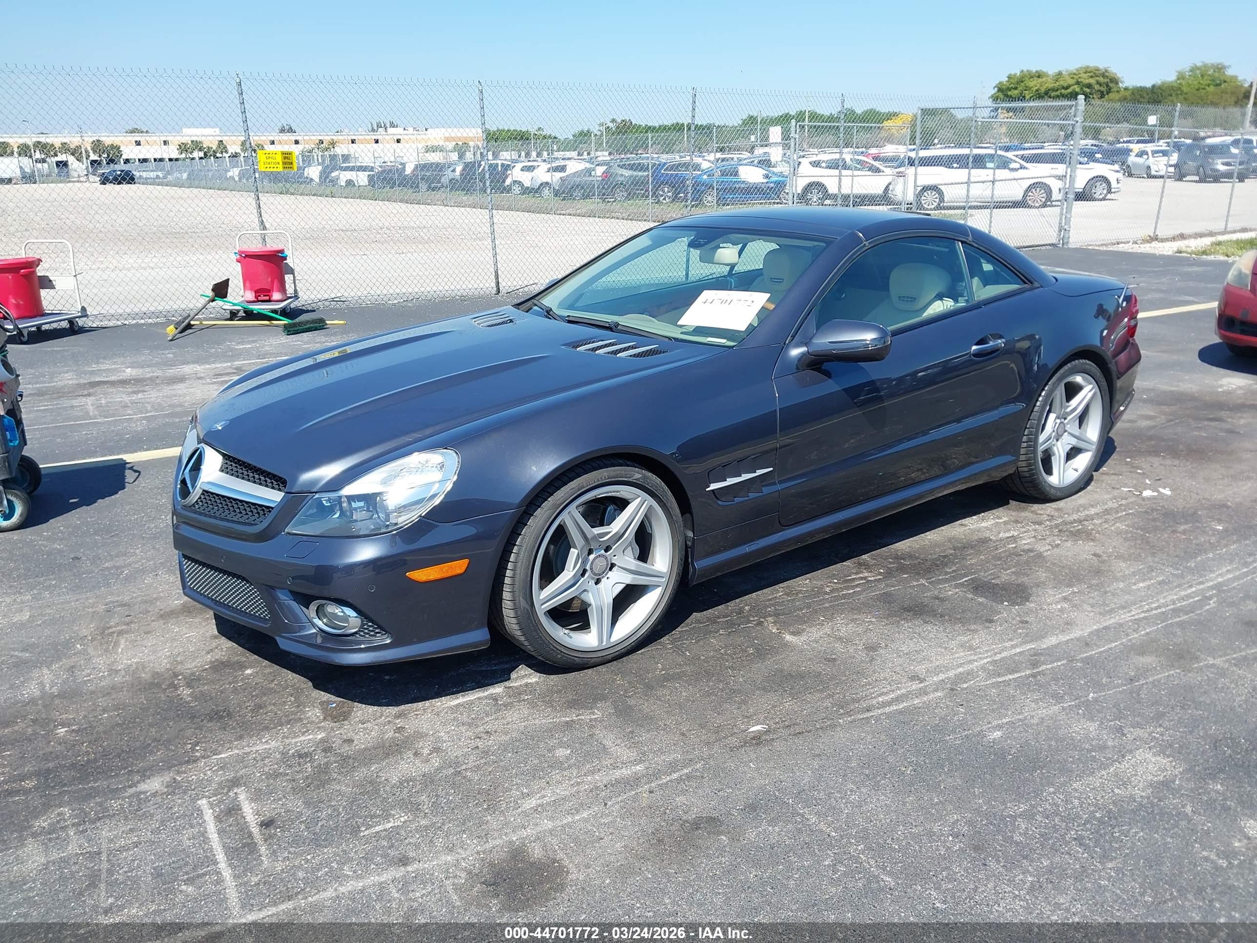 MERCEDES-BENZ SL image 2