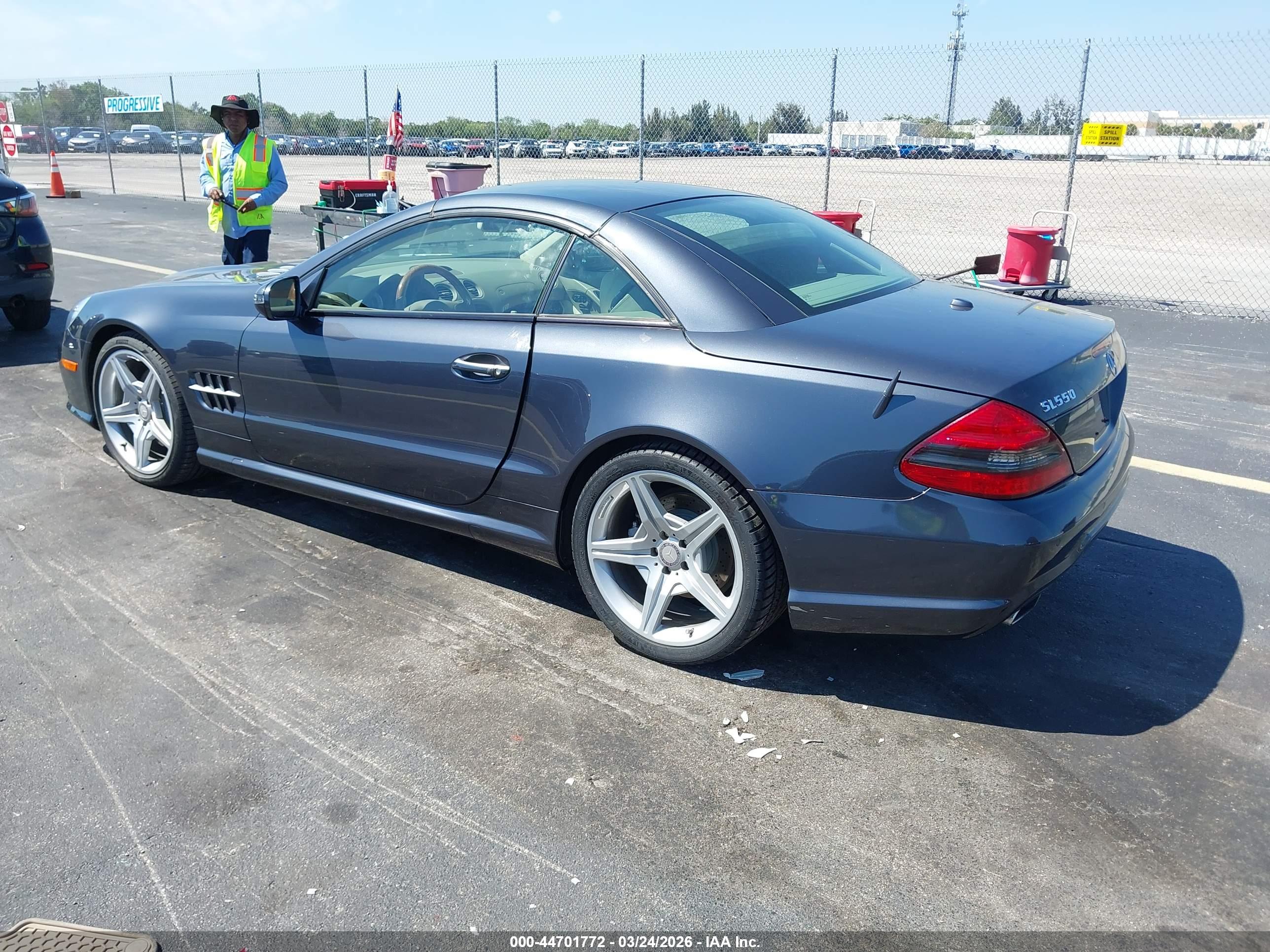 MERCEDES-BENZ SL image 3