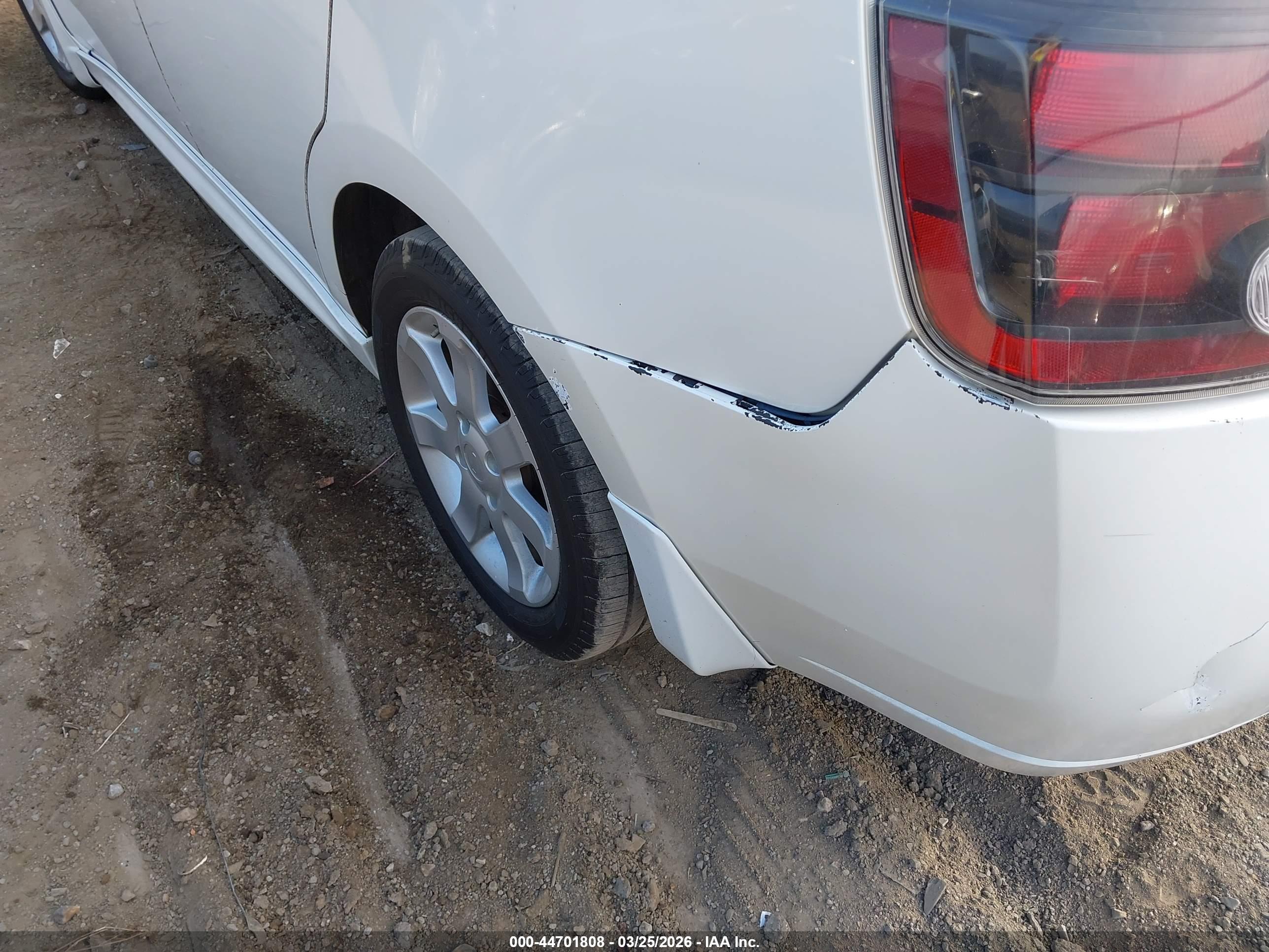 NISSAN SENTRA image 6