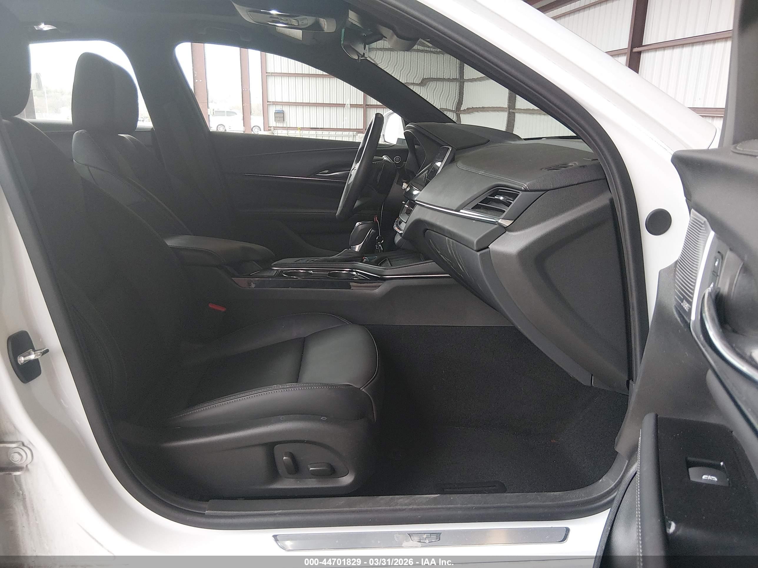 CADILLAC CT4 image 5