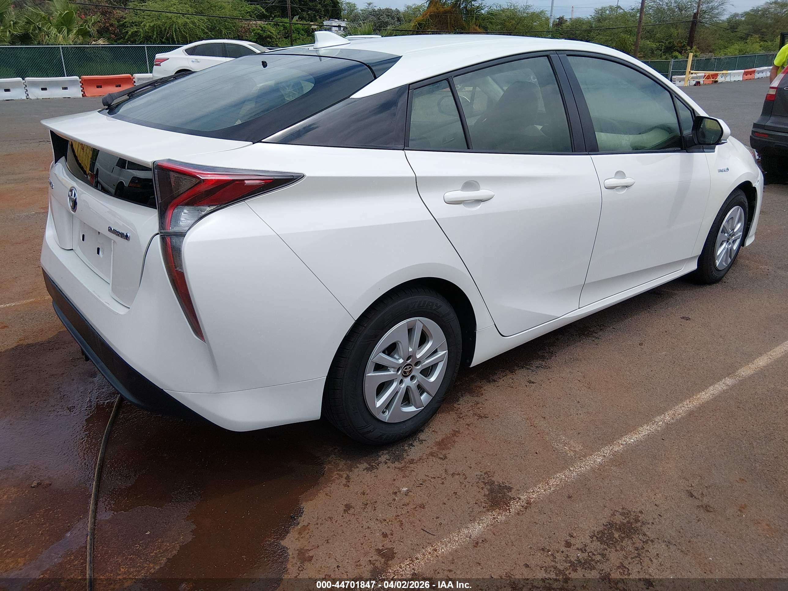 TOYOTA PRIUS image 4