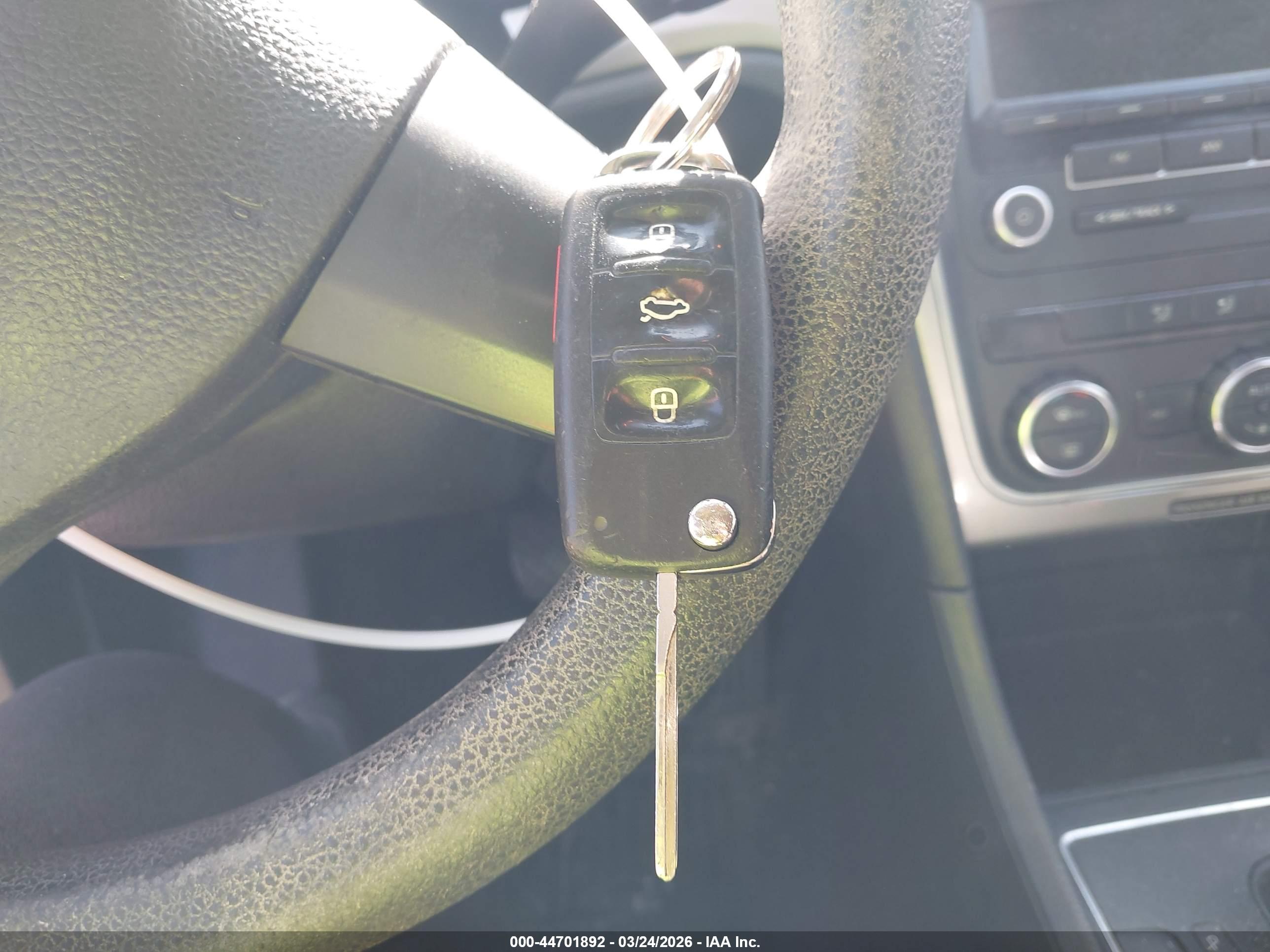 VOLKSWAGEN PASSAT image 11