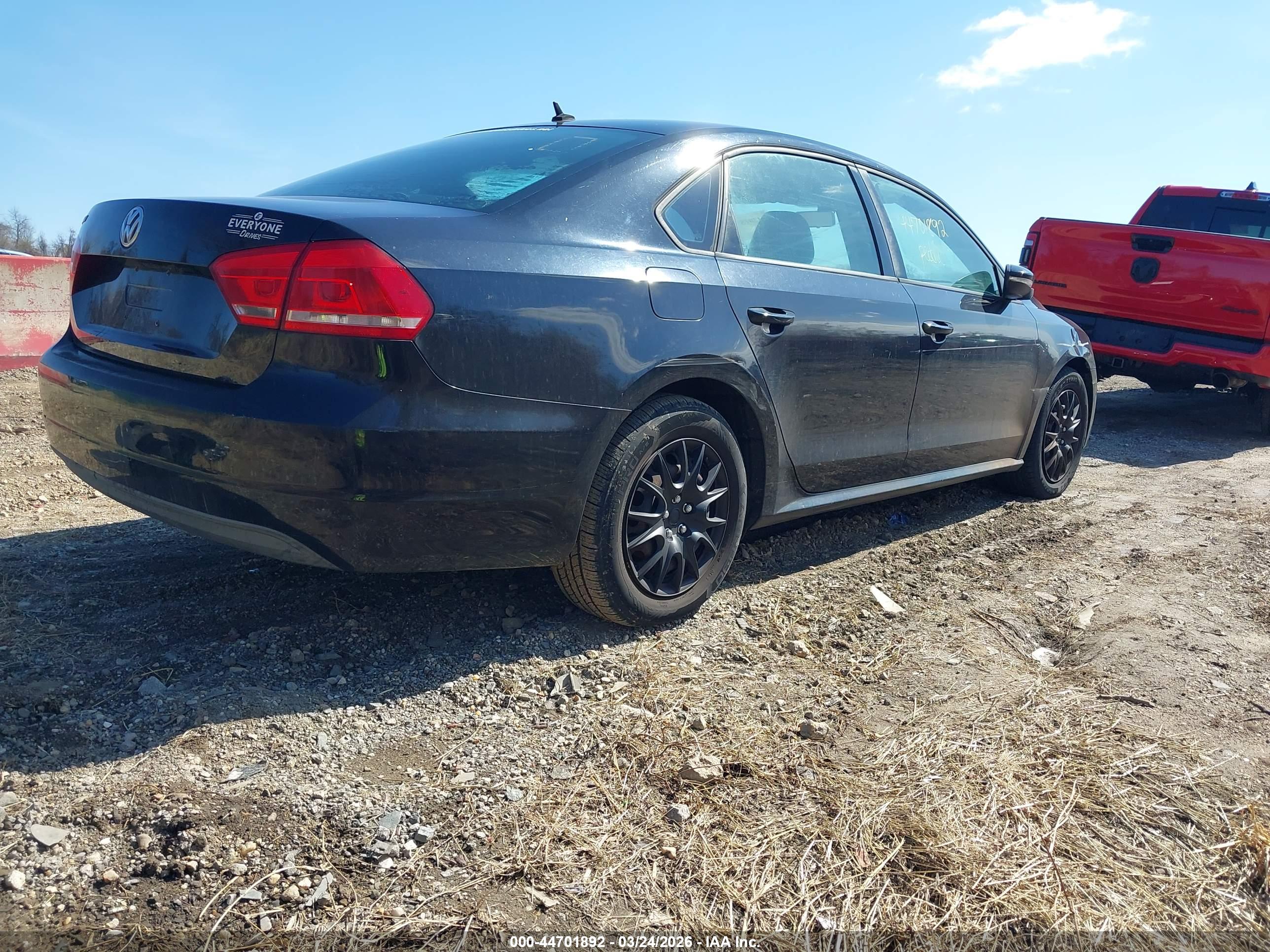 VOLKSWAGEN PASSAT image 4