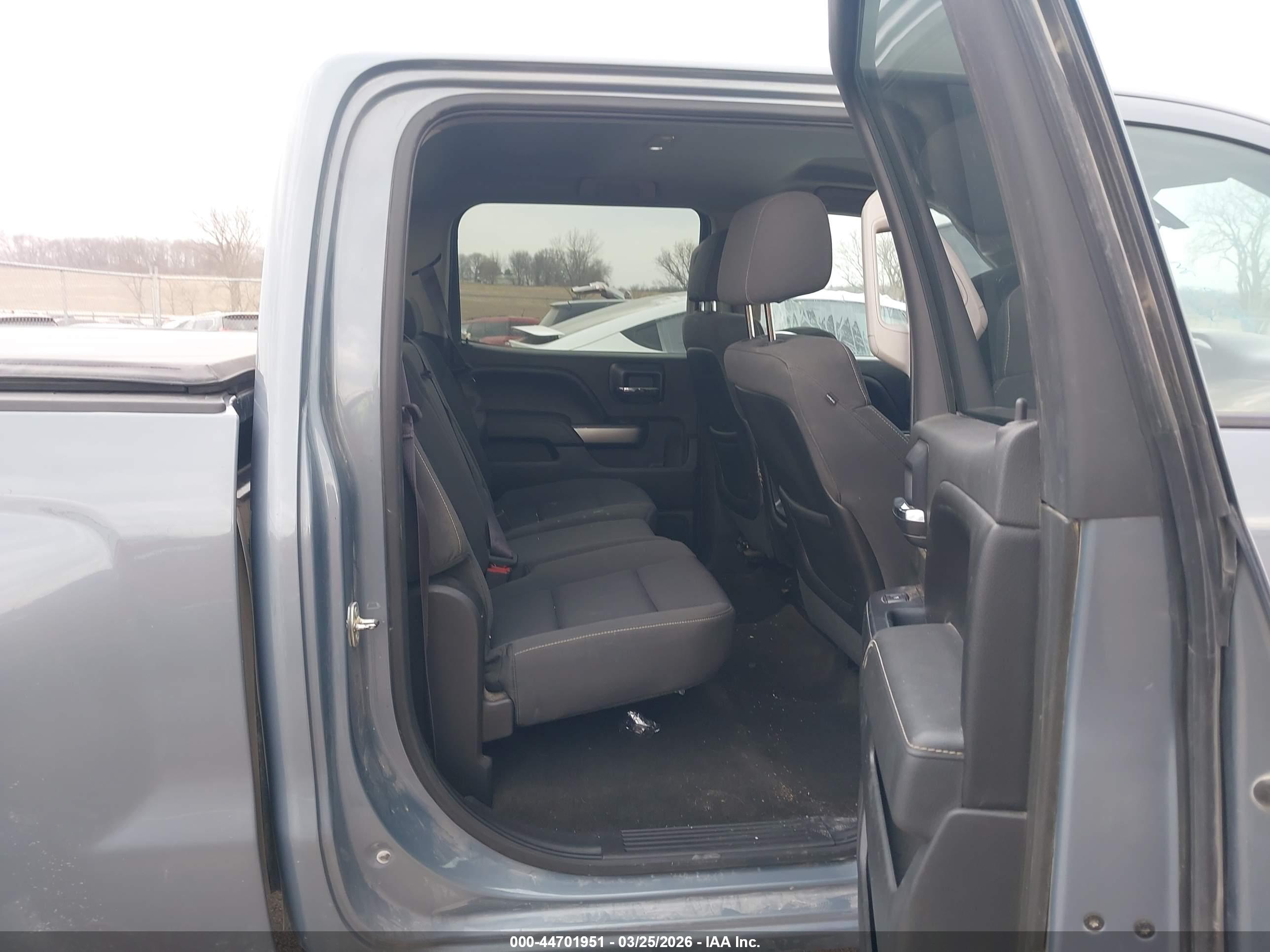 CHEVROLET SILVERADO image 8