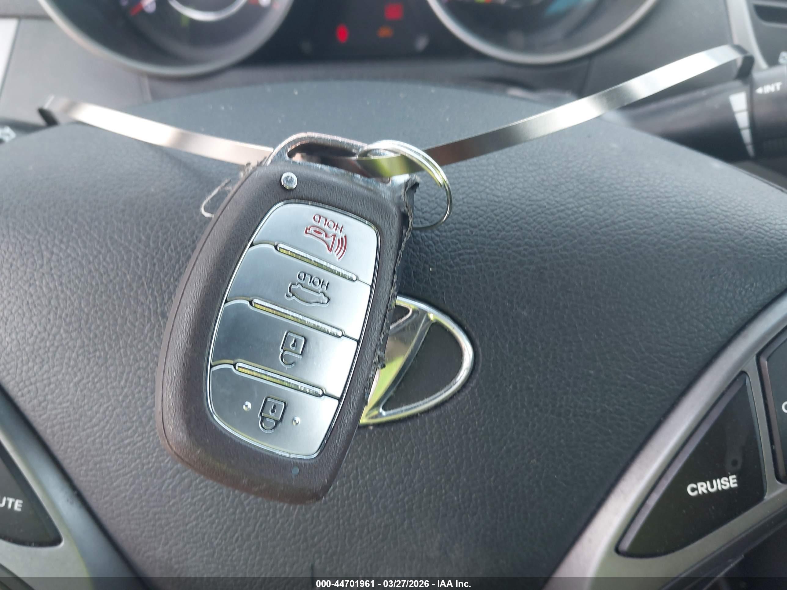 HYUNDAI ELANTRA image 11
