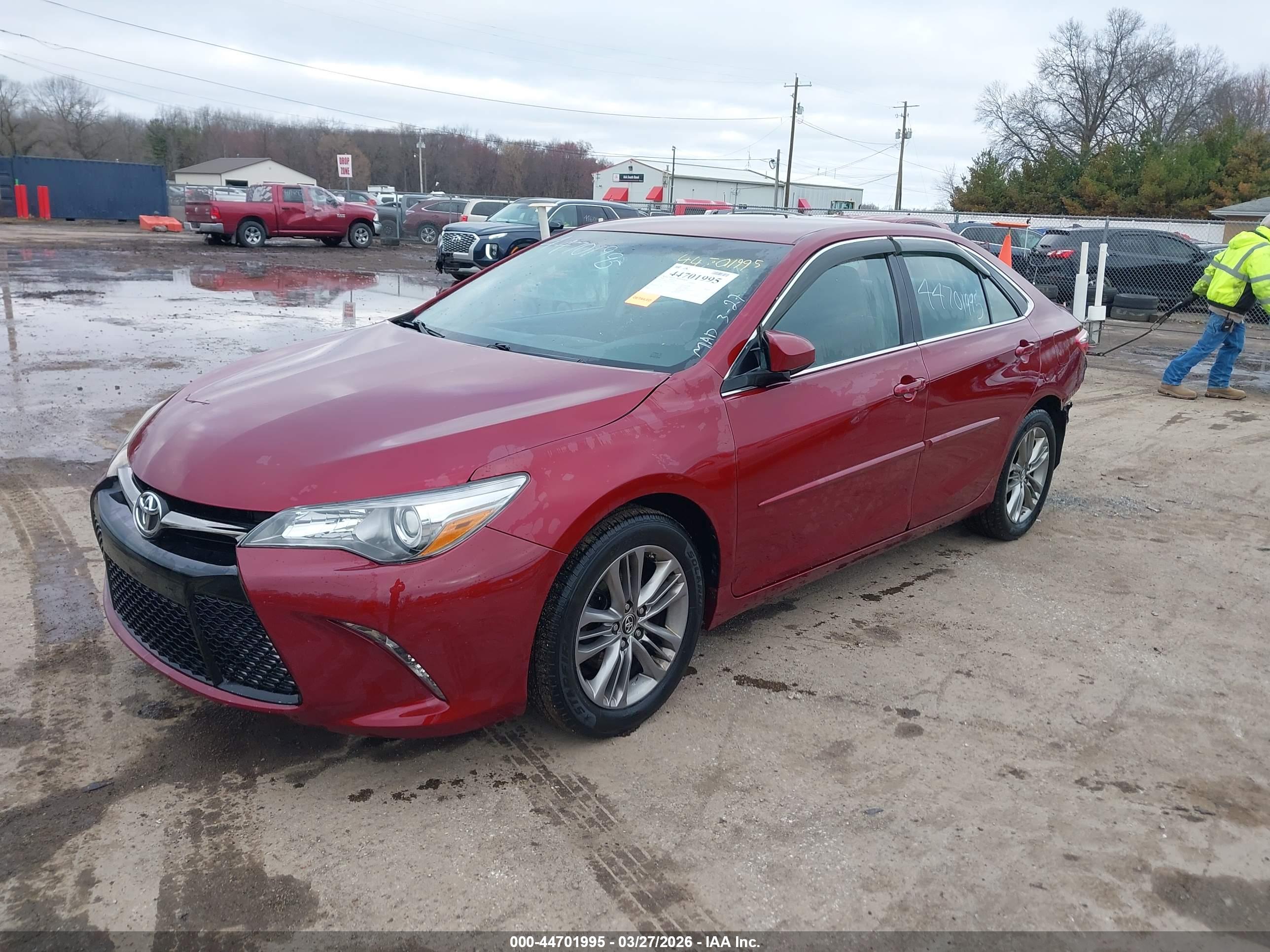 TOYOTA CAMRY image 2
