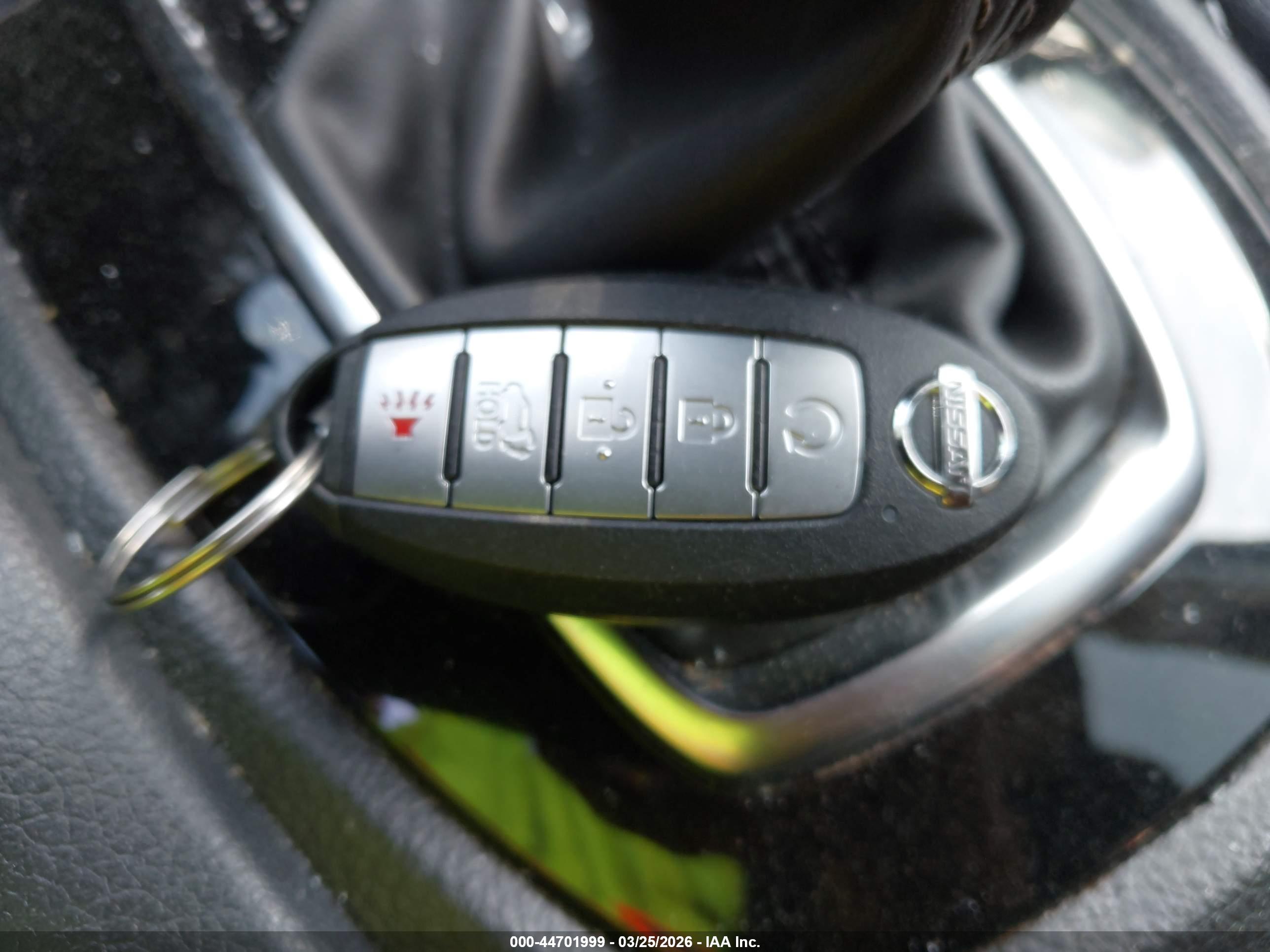 NISSAN ROGUE image 11