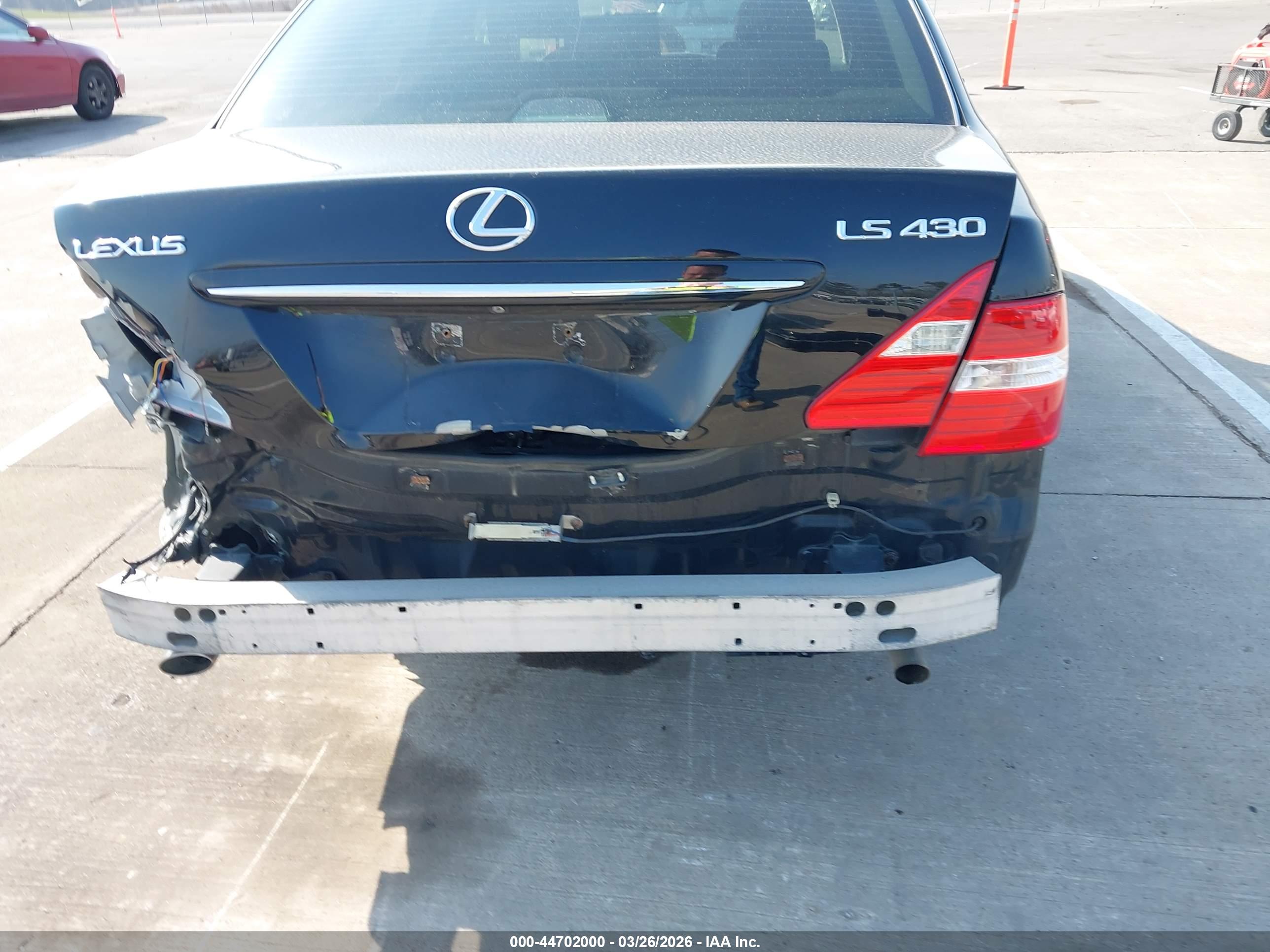 LEXUS LS image 6
