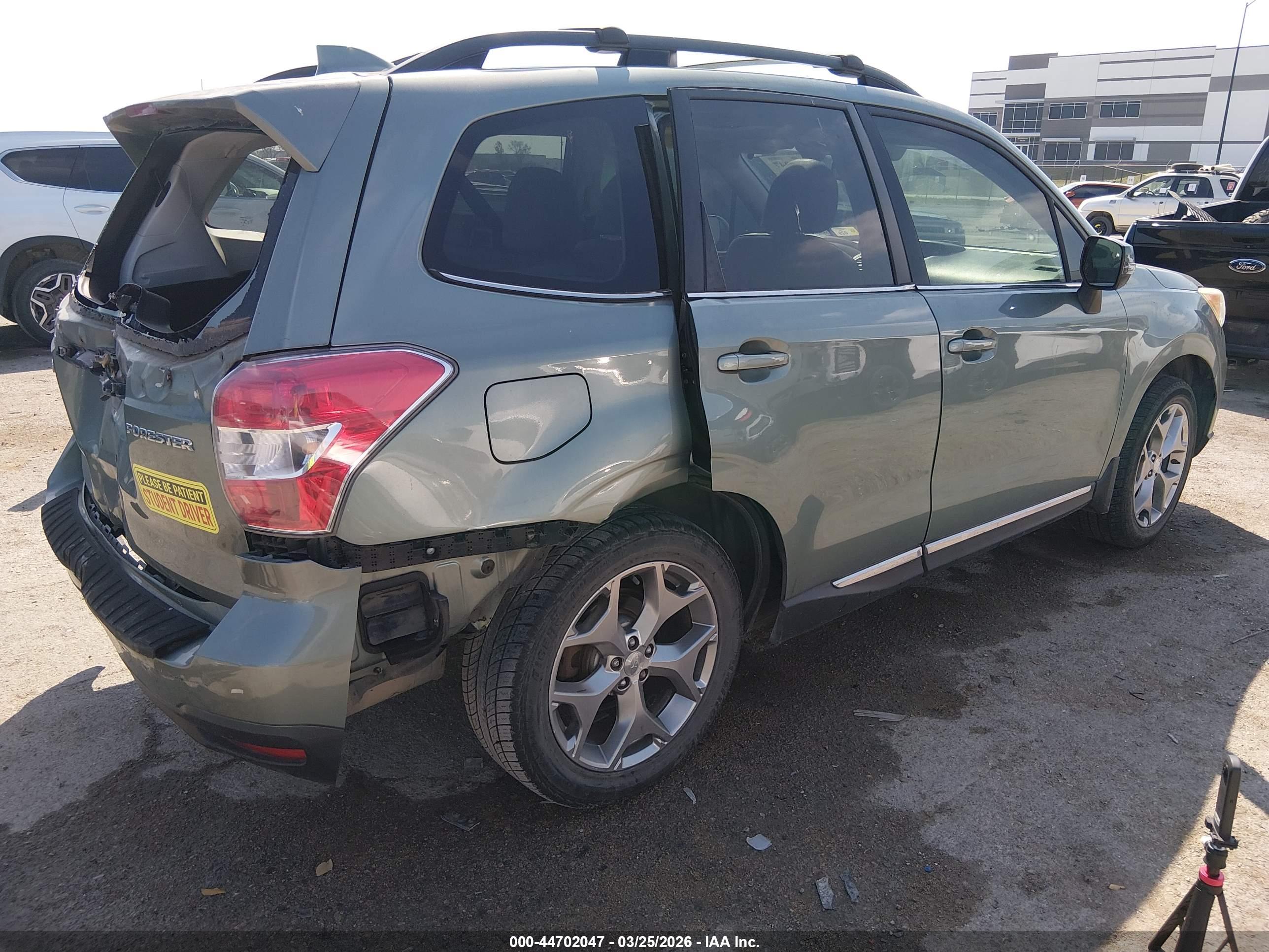 SUBARU FORESTER image 4