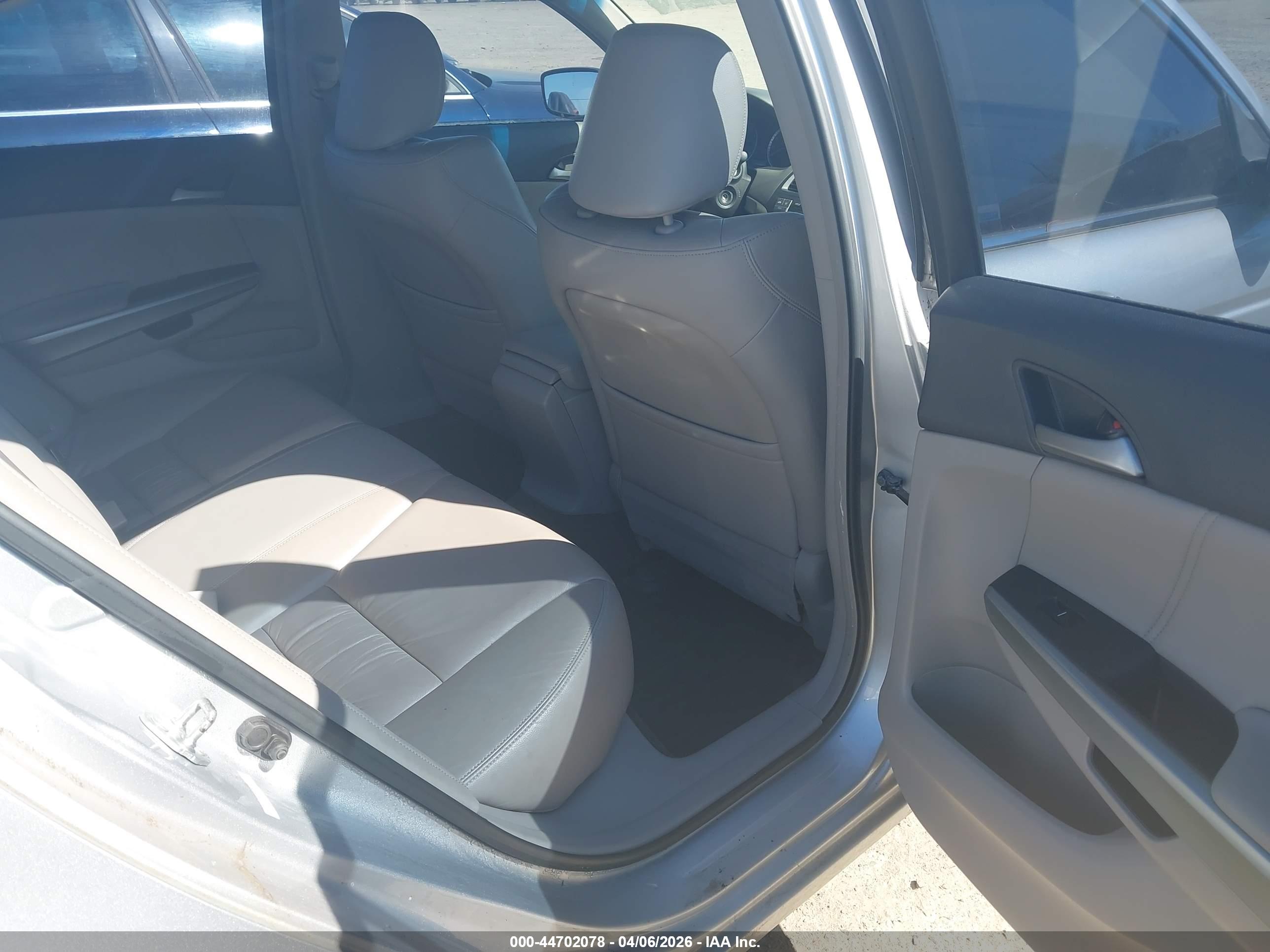 HONDA ACCORD image 8