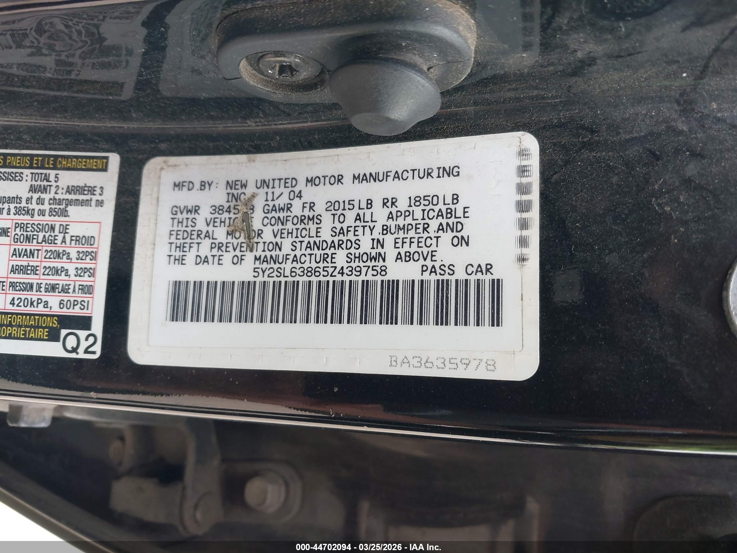 PONTIAC VIBE image 9
