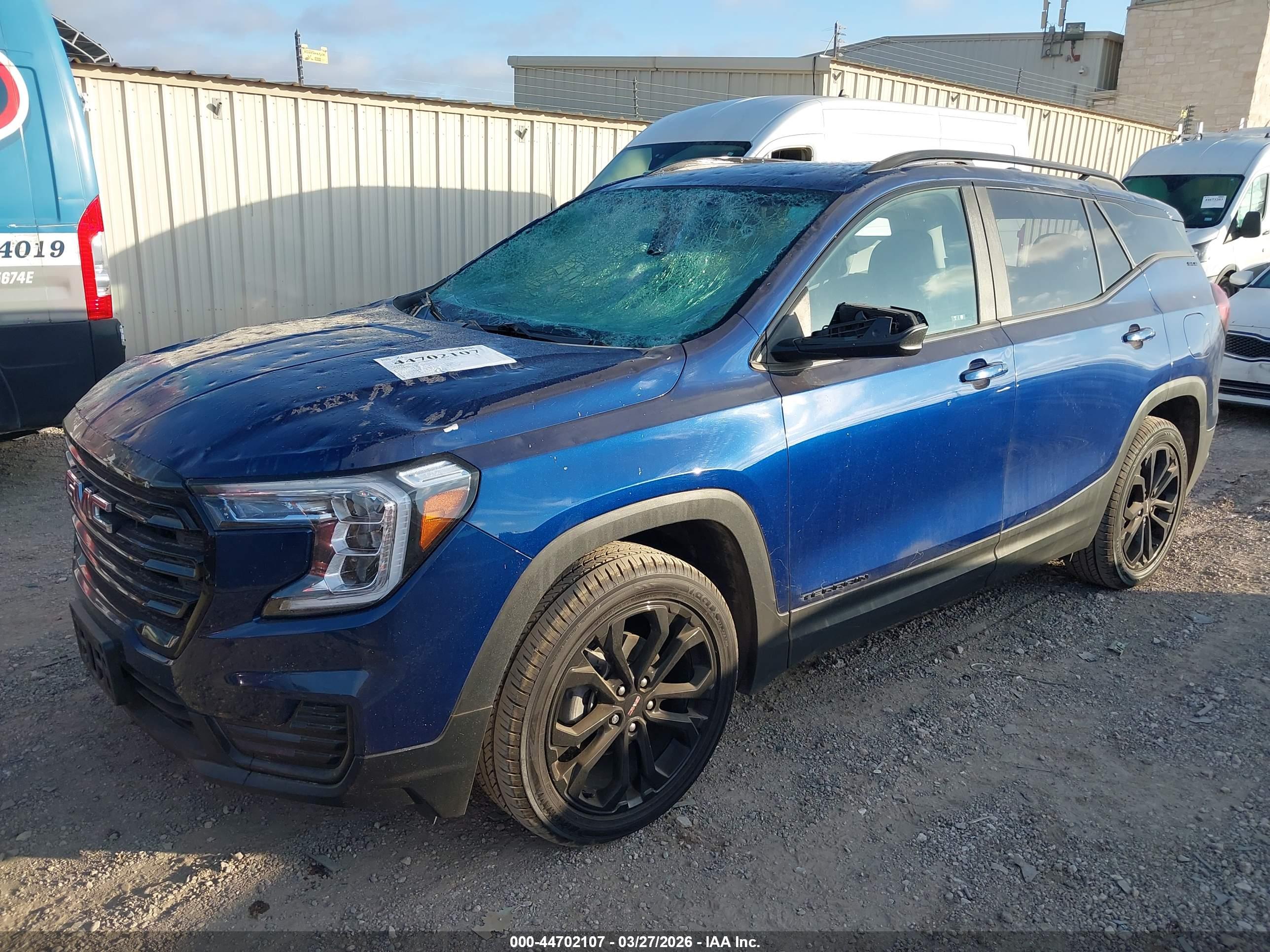 GMC TERRAIN image 2
