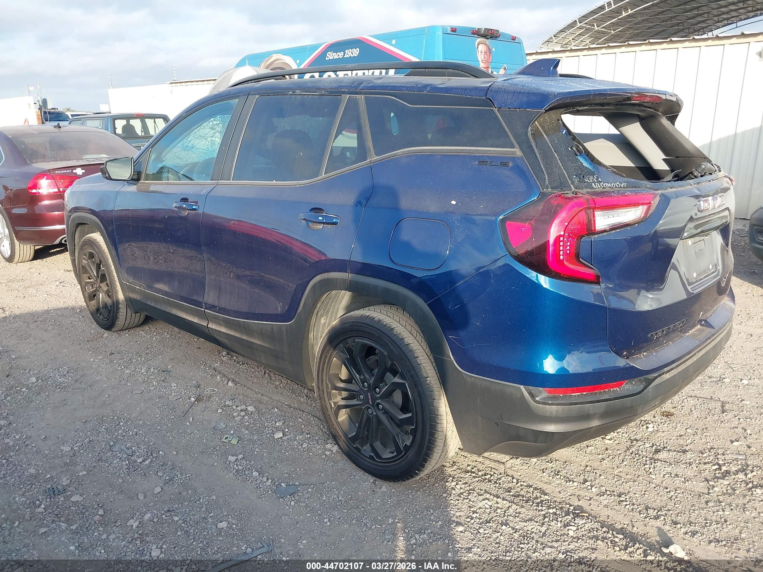 GMC TERRAIN image 3
