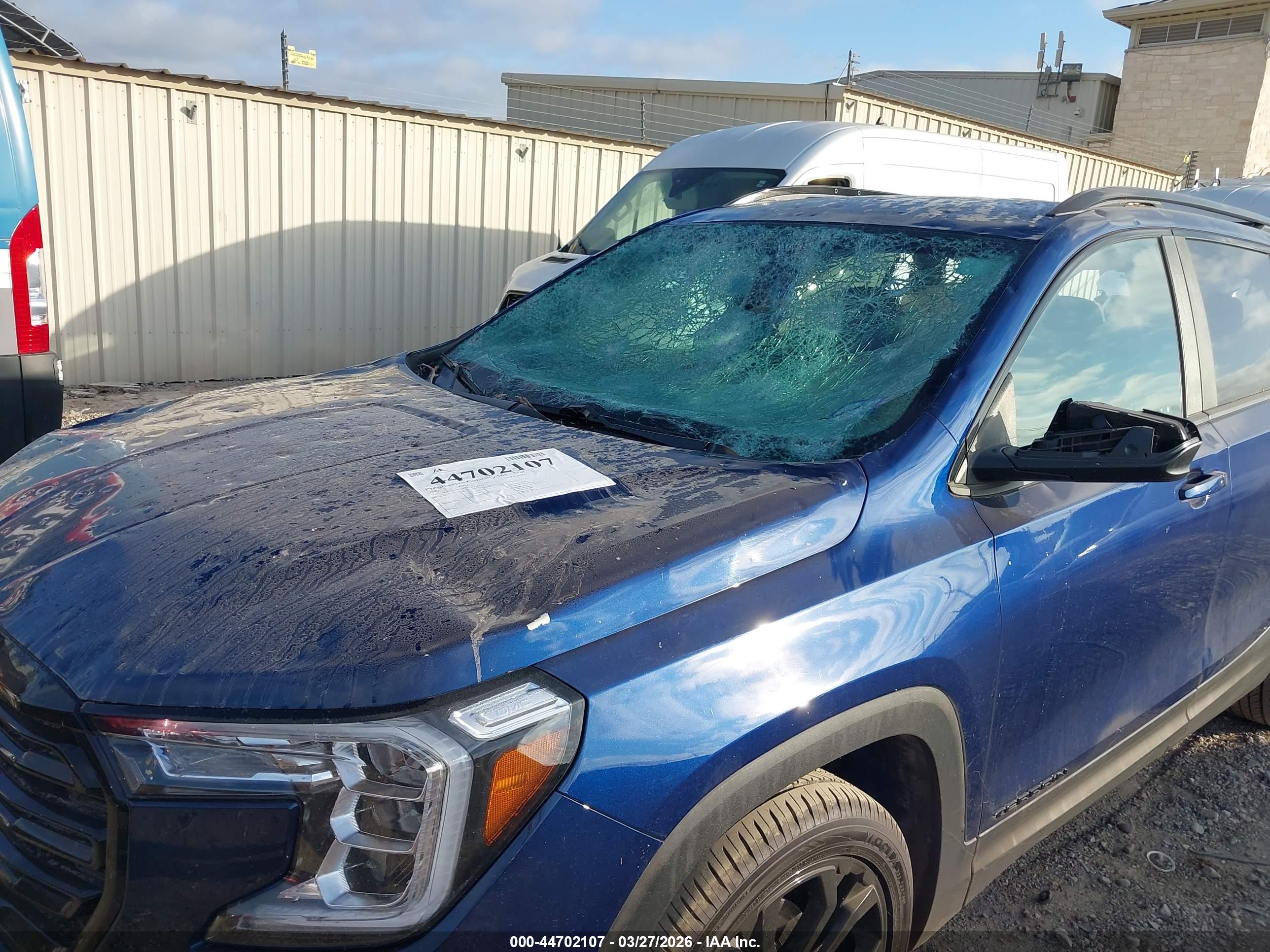 GMC TERRAIN image 6