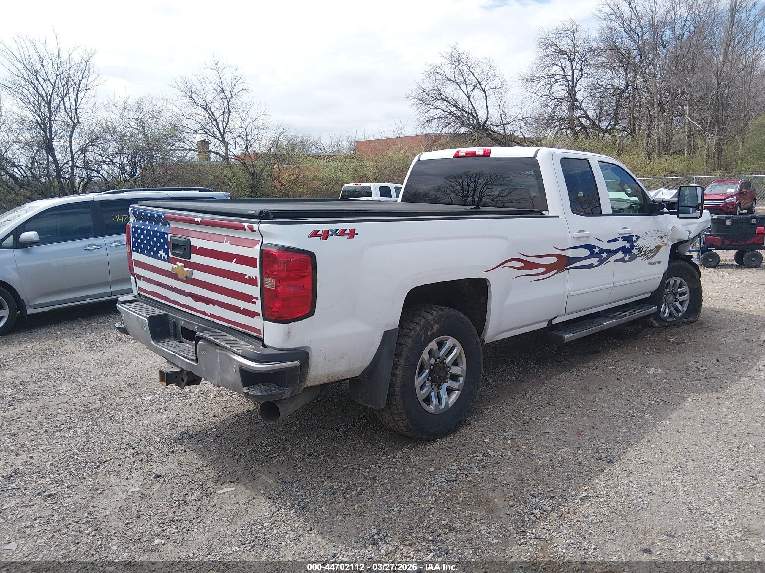 CHEVROLET SILVERADO image 4