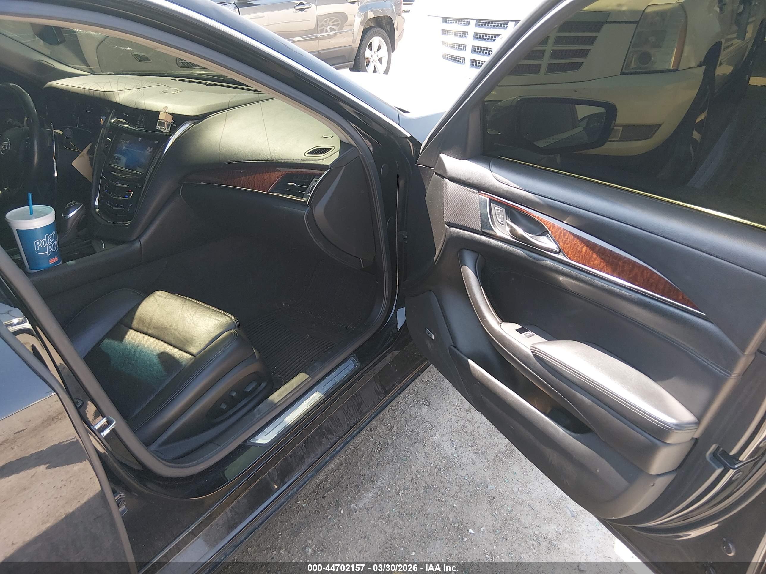 CADILLAC CTS image 5