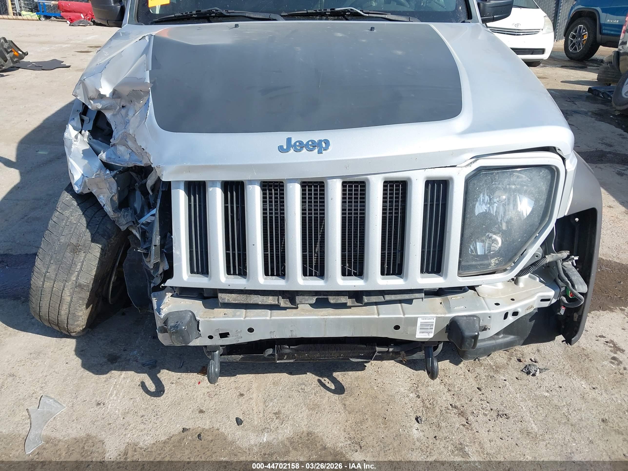 JEEP LIBERTY image 6