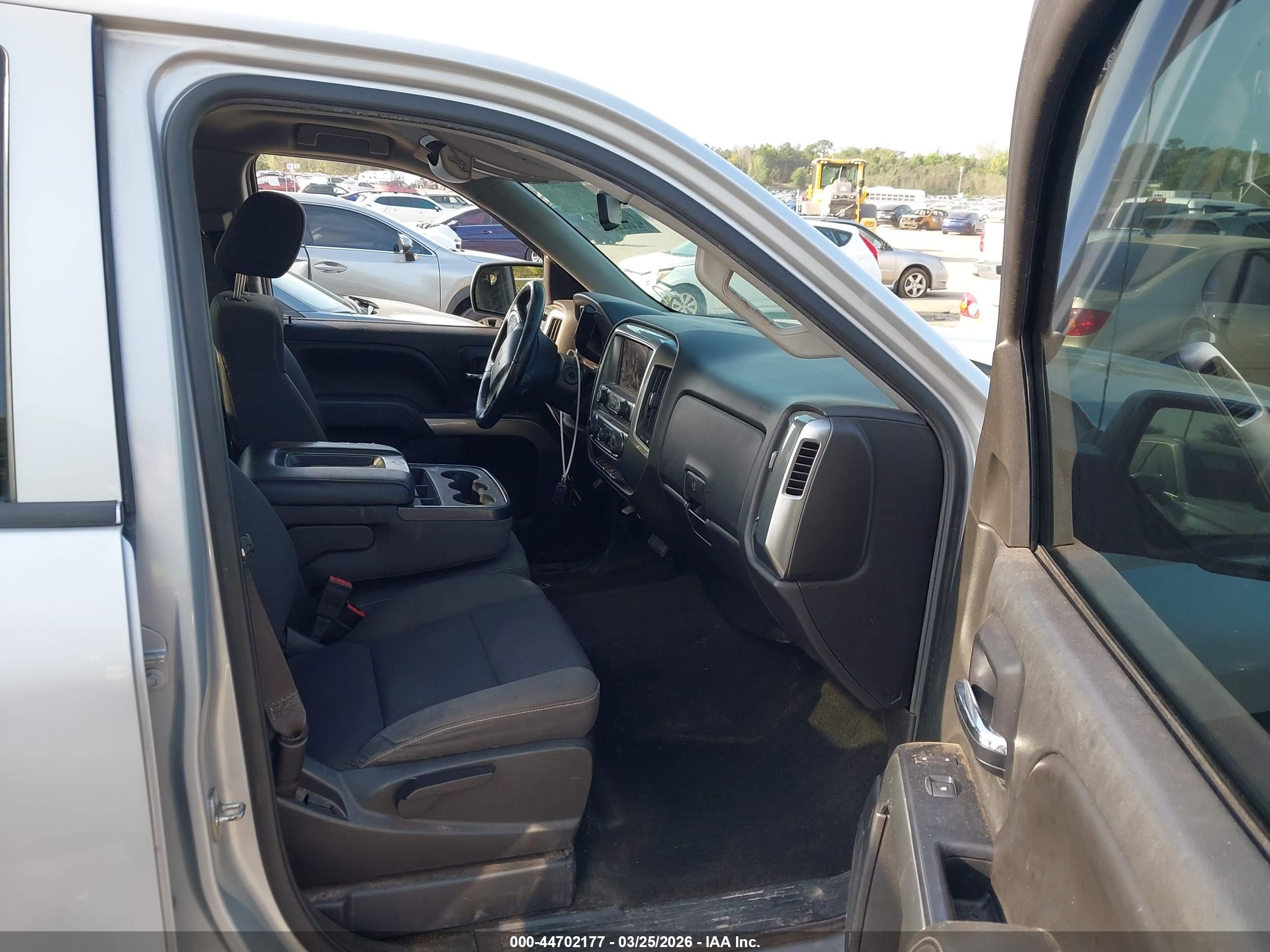 CHEVROLET SILVERADO image 5