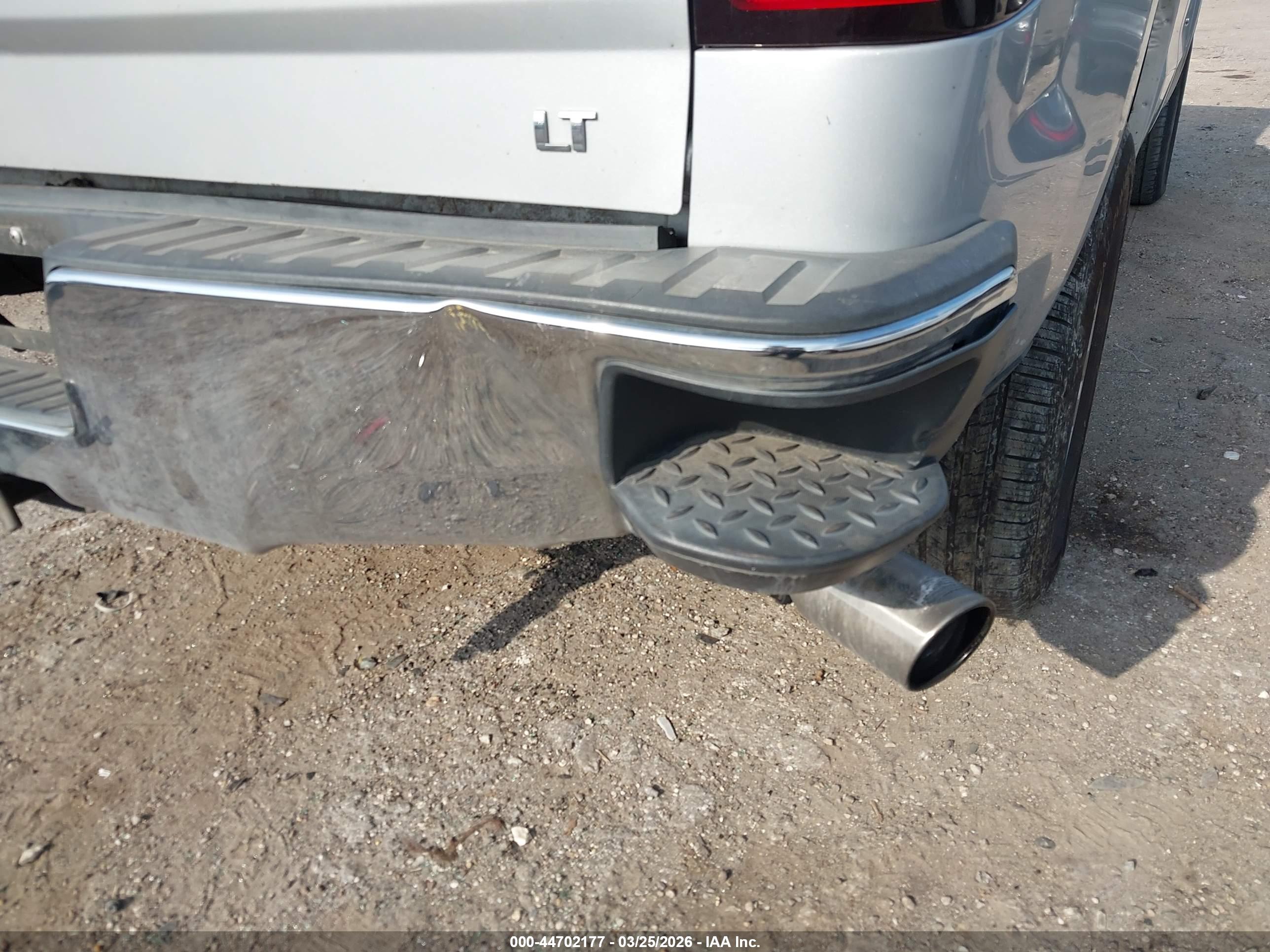 CHEVROLET SILVERADO image 6