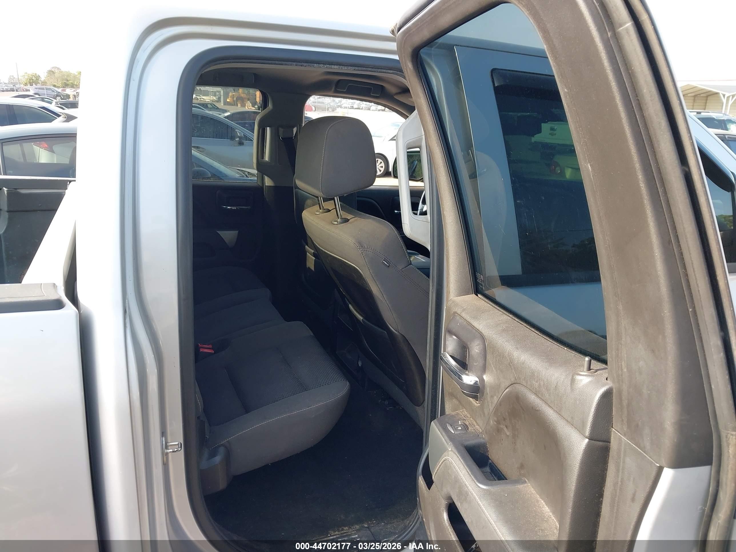 CHEVROLET SILVERADO image 8