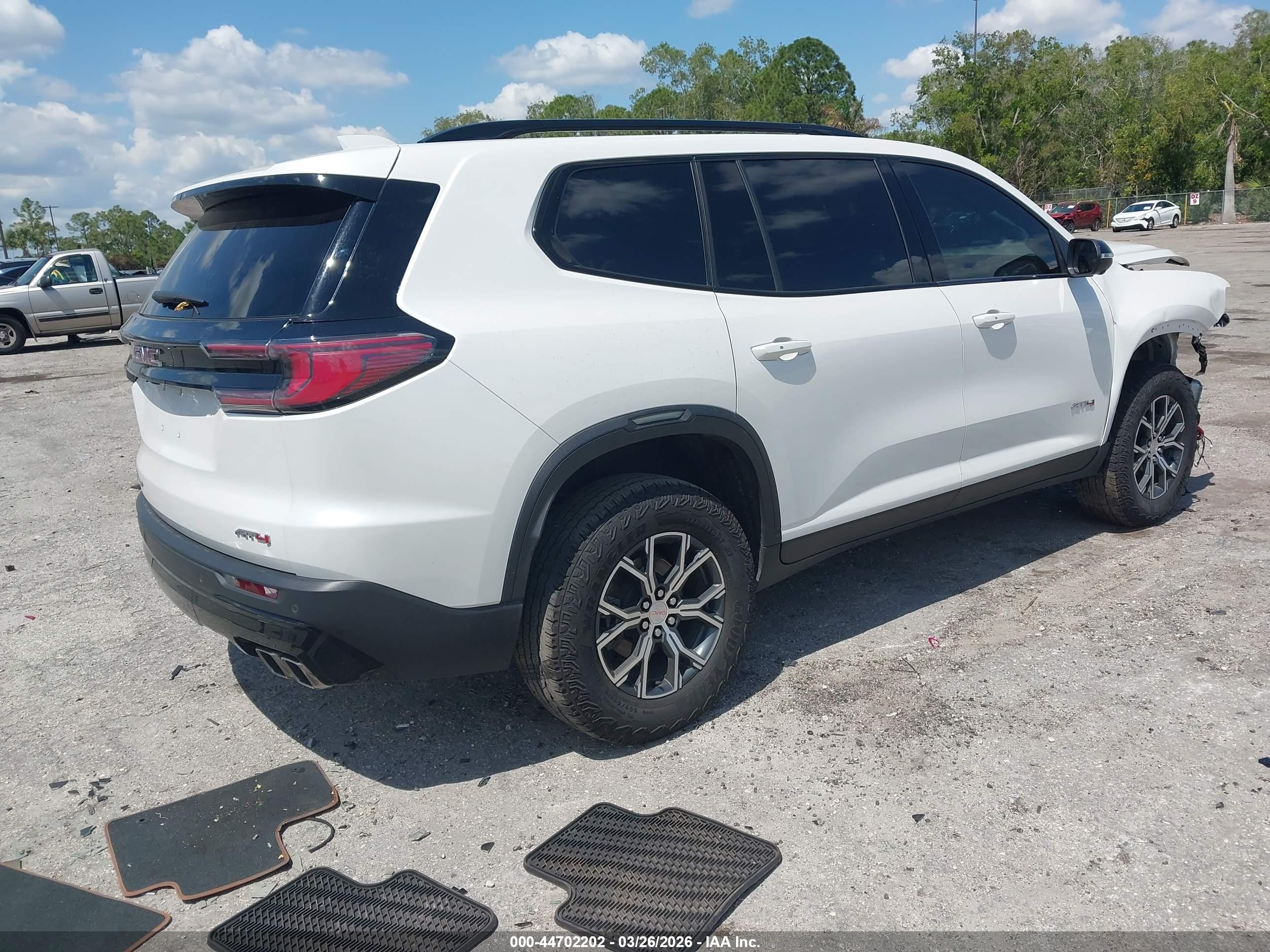 GMC ACADIA image 4
