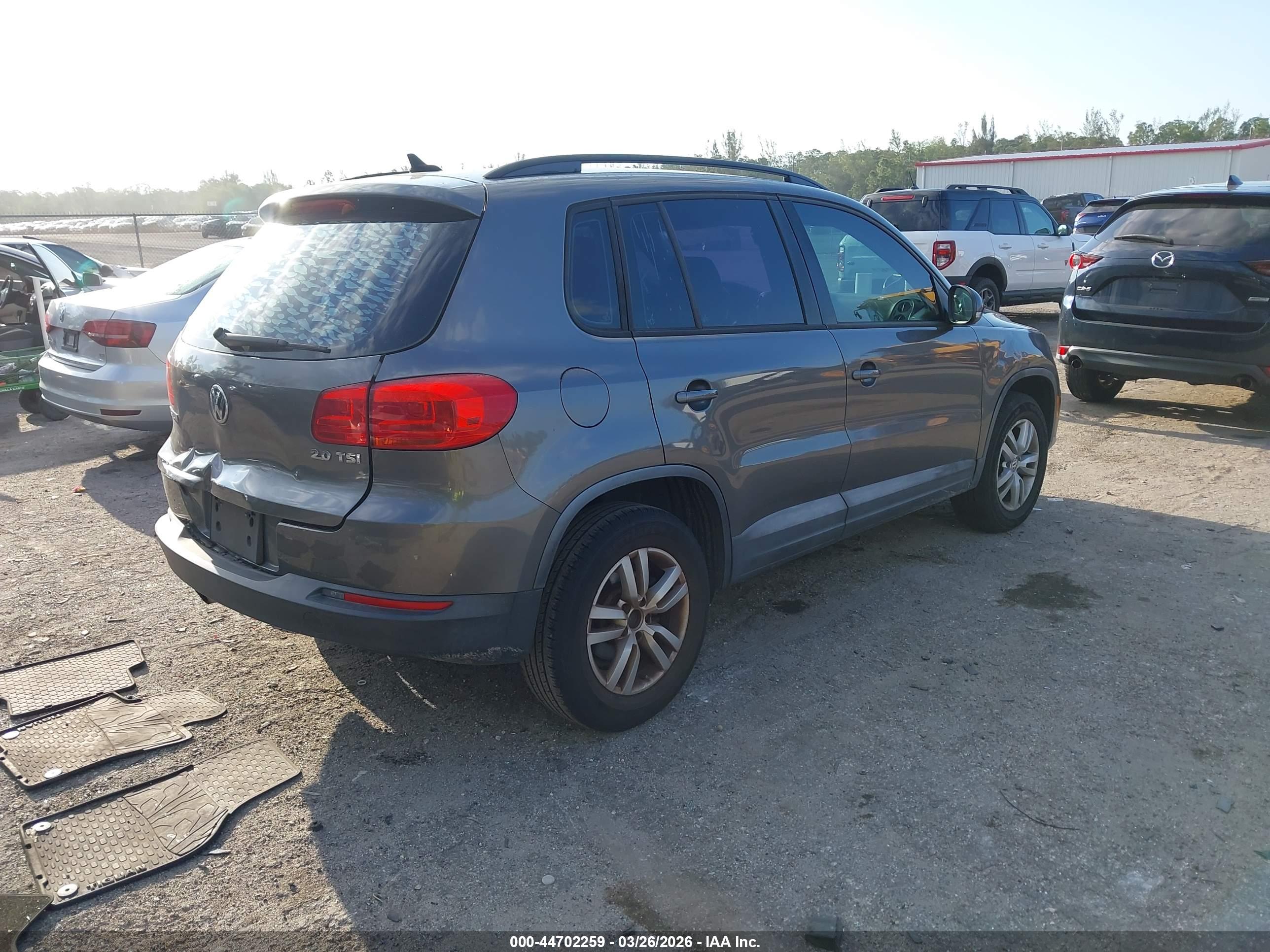 VOLKSWAGEN TIGUAN image 4