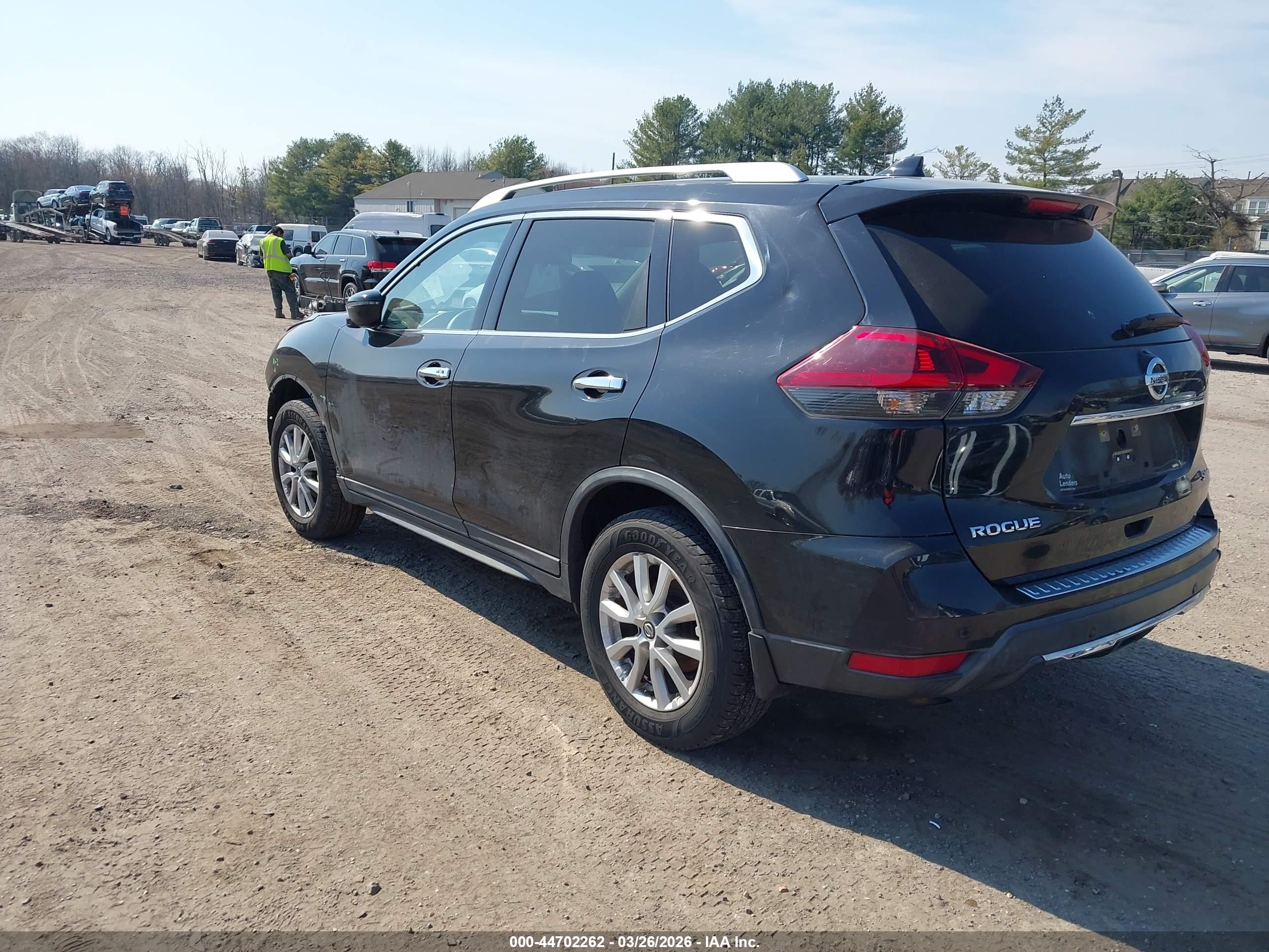 NISSAN ROGUE image 3