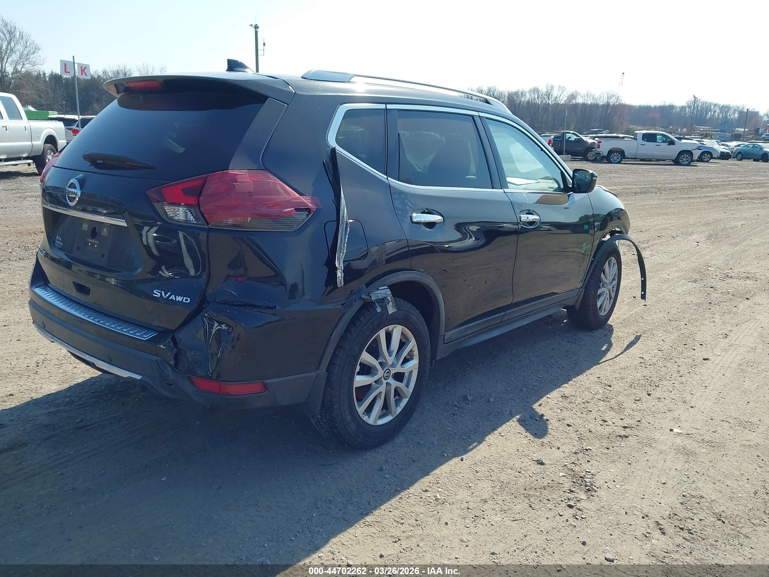NISSAN ROGUE image 4