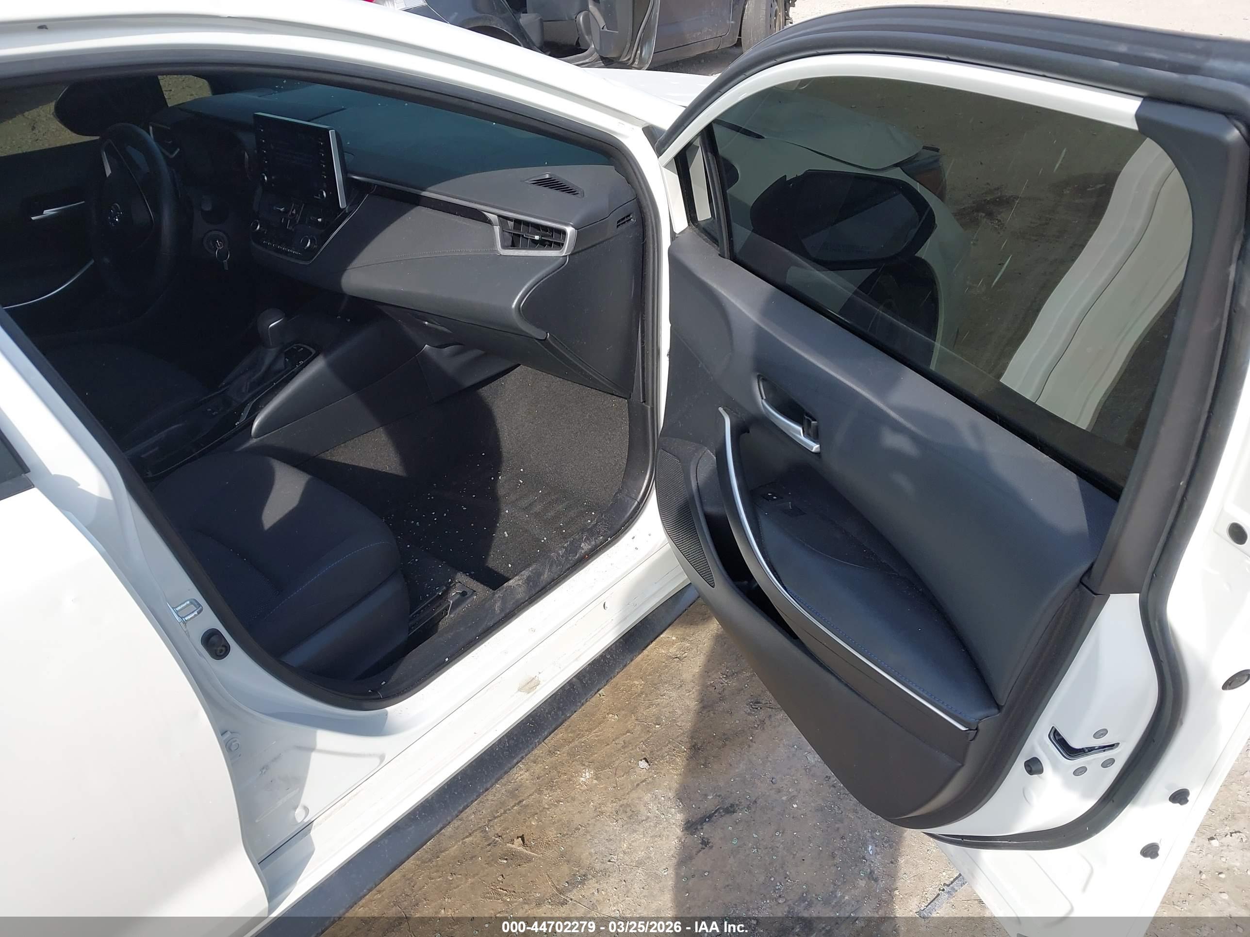 TOYOTA COROLLA image 5