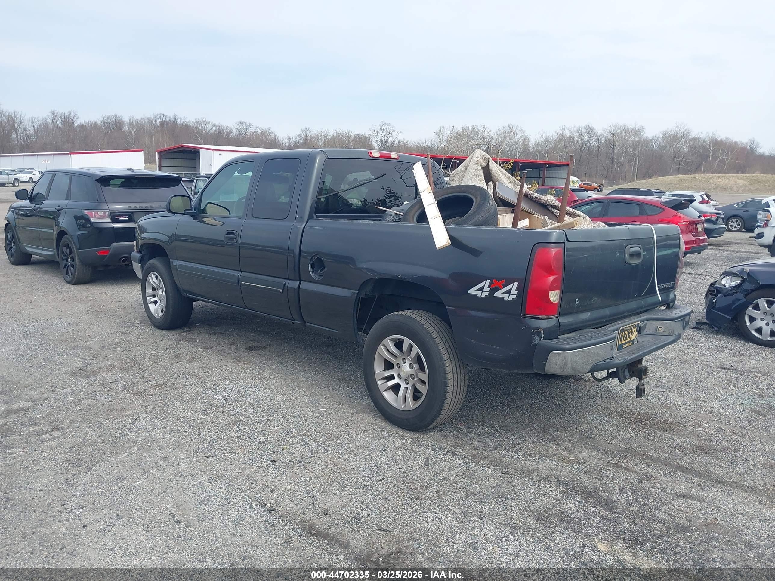 CHEVROLET SILVERADO image 3