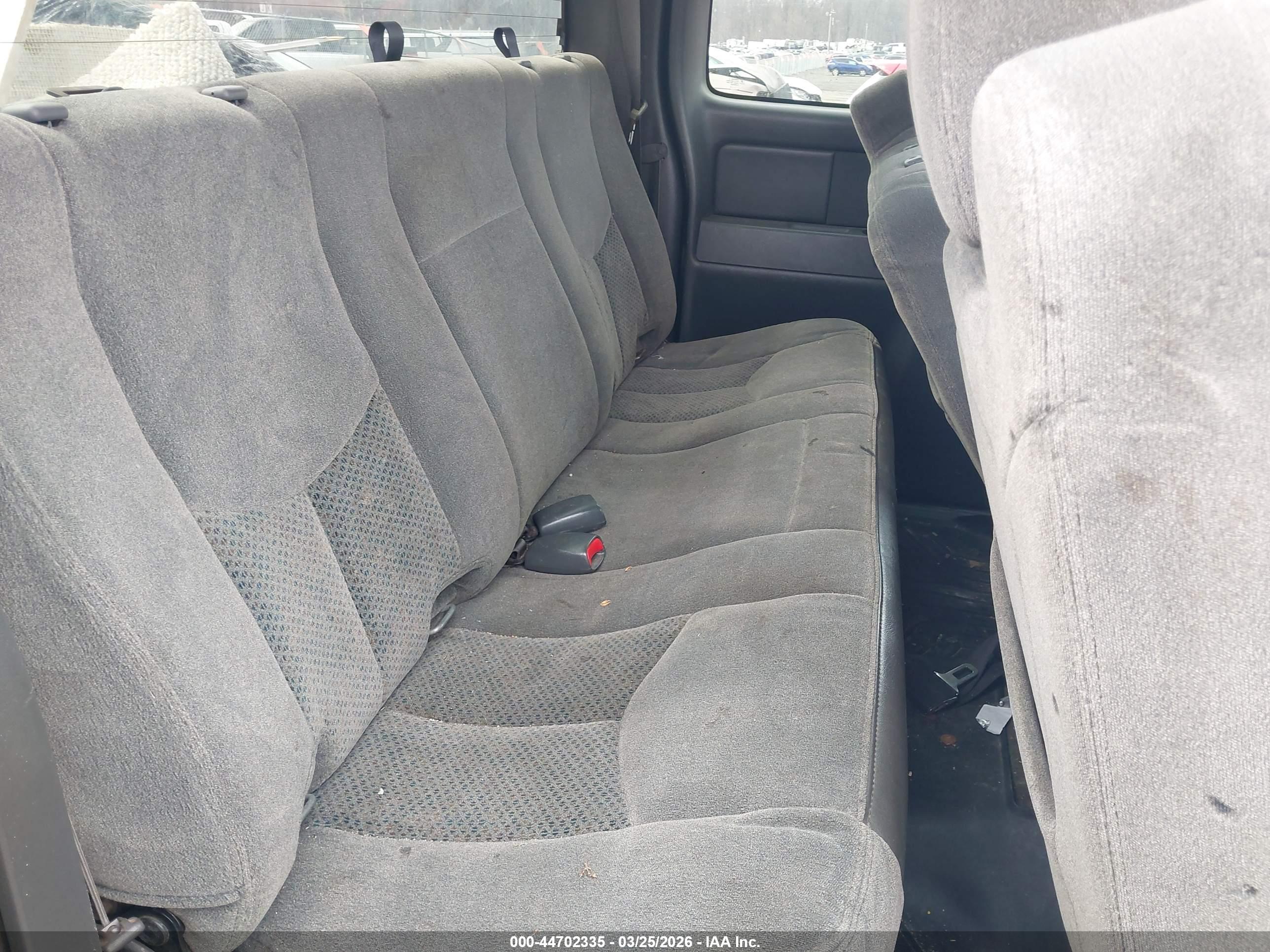 CHEVROLET SILVERADO image 8