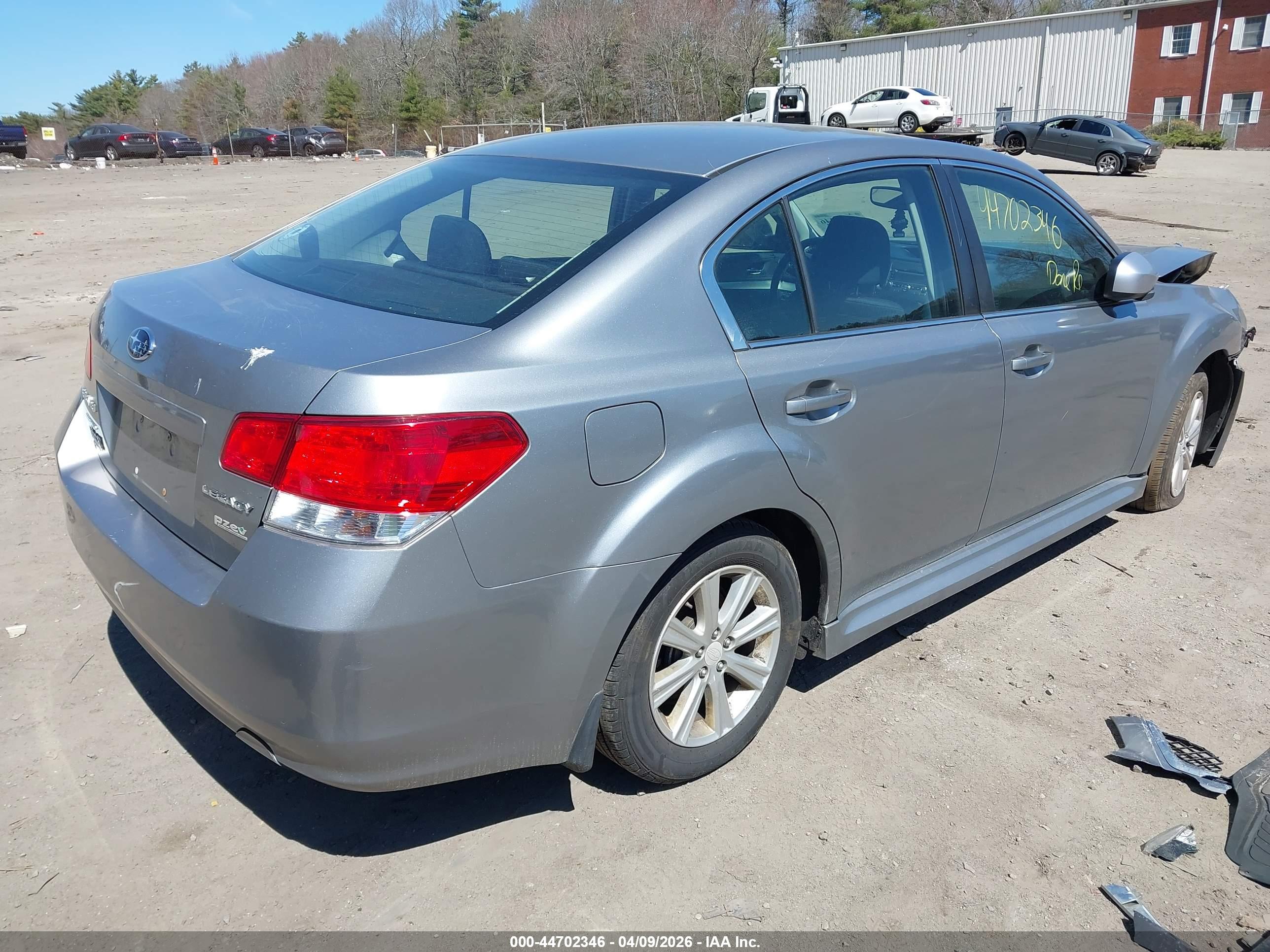 SUBARU LEGACY image 4