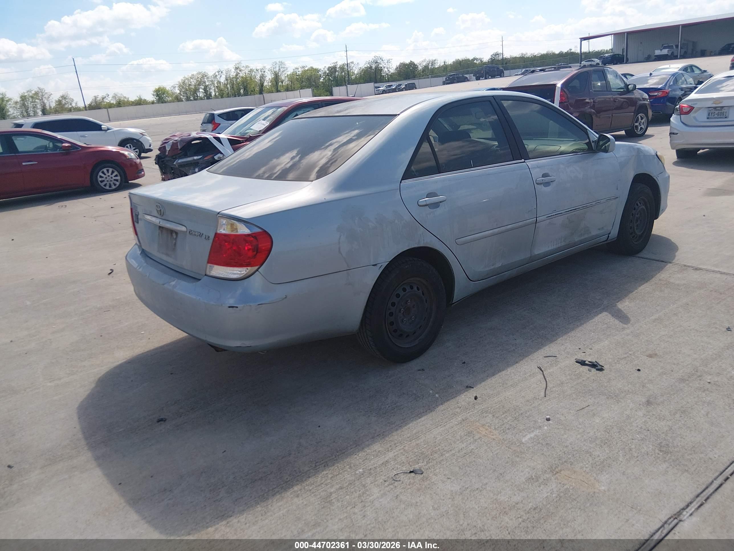 TOYOTA CAMRY image 4
