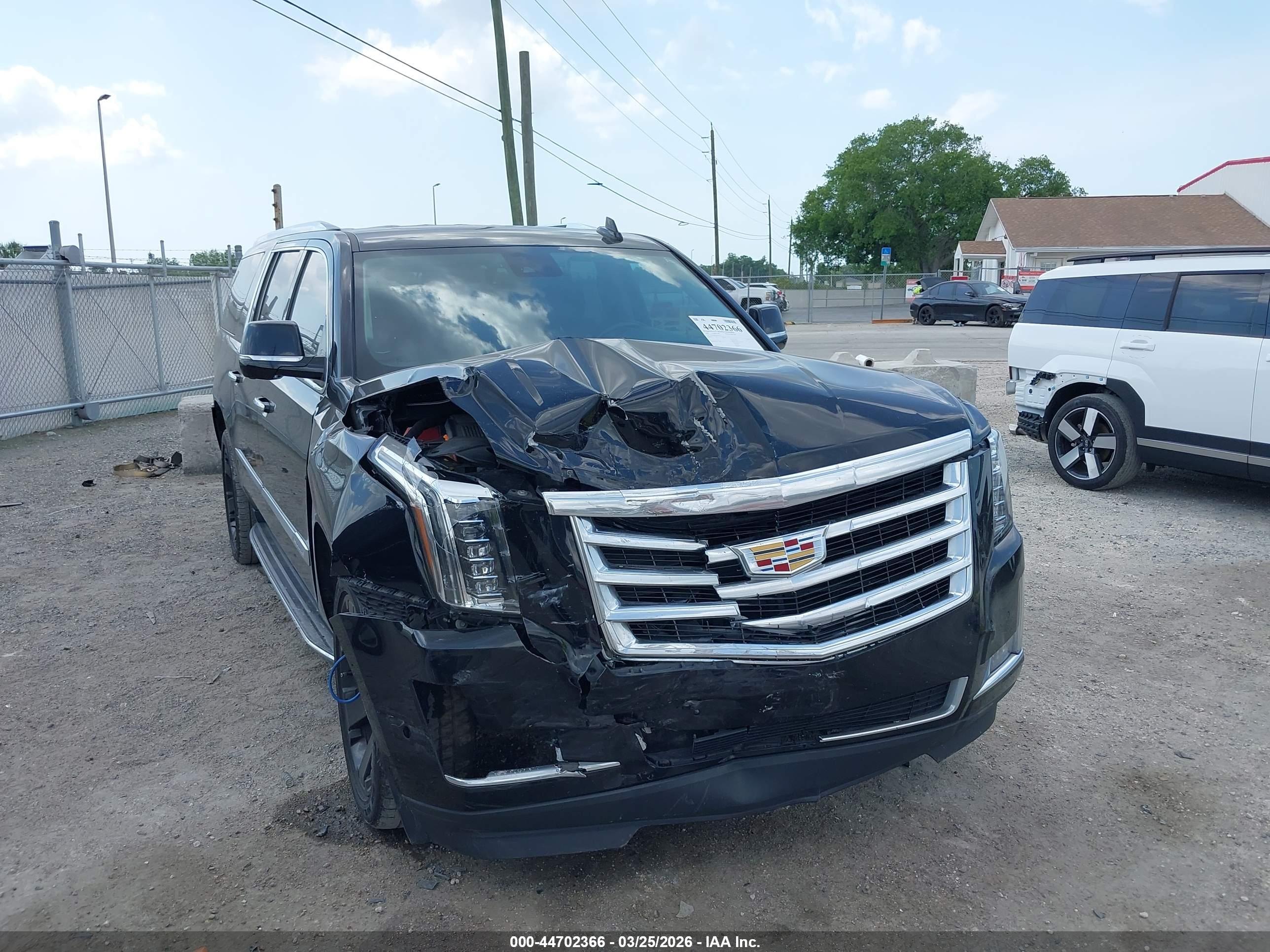 CADILLAC ESCALADE image 6