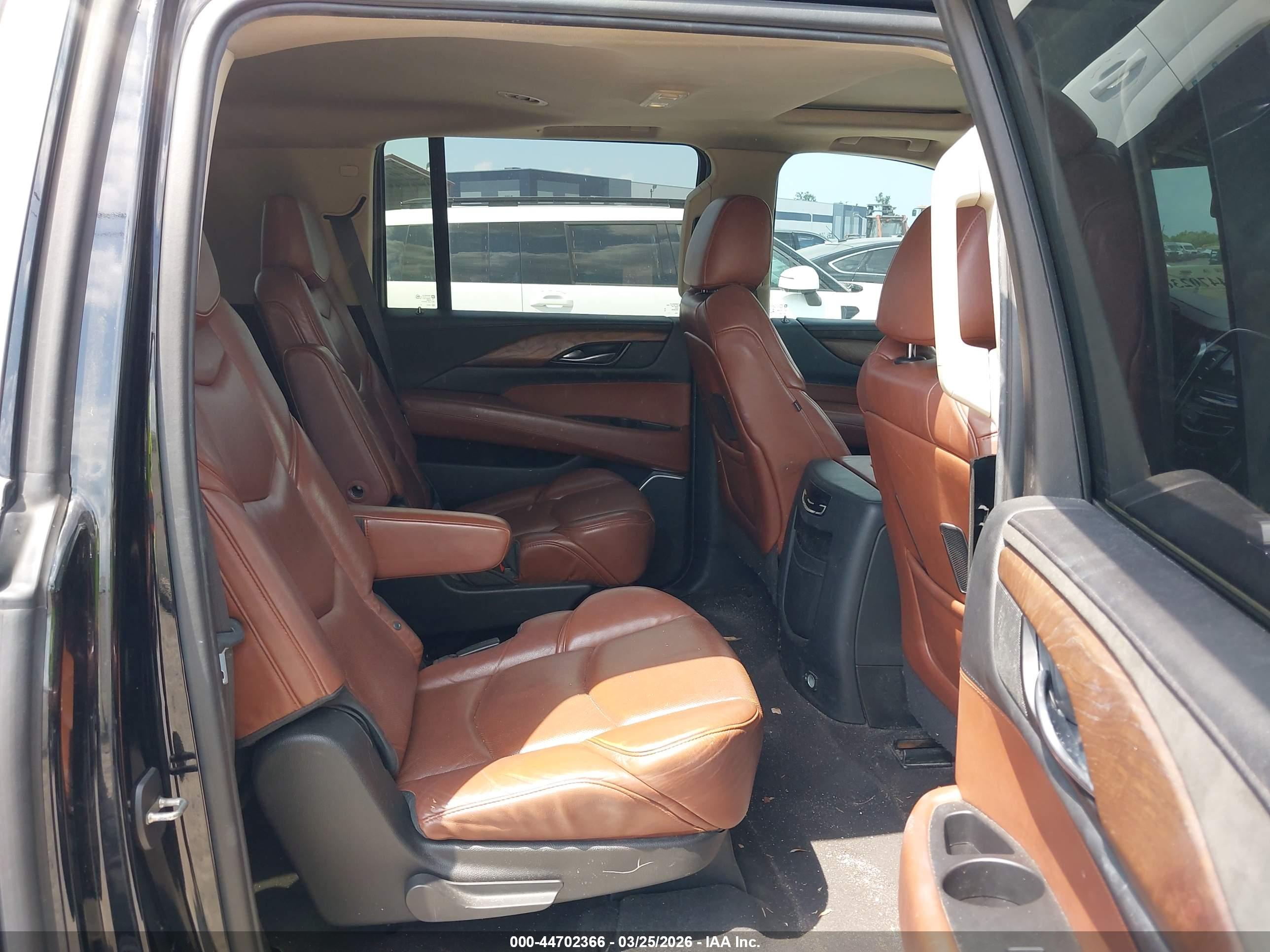CADILLAC ESCALADE image 8
