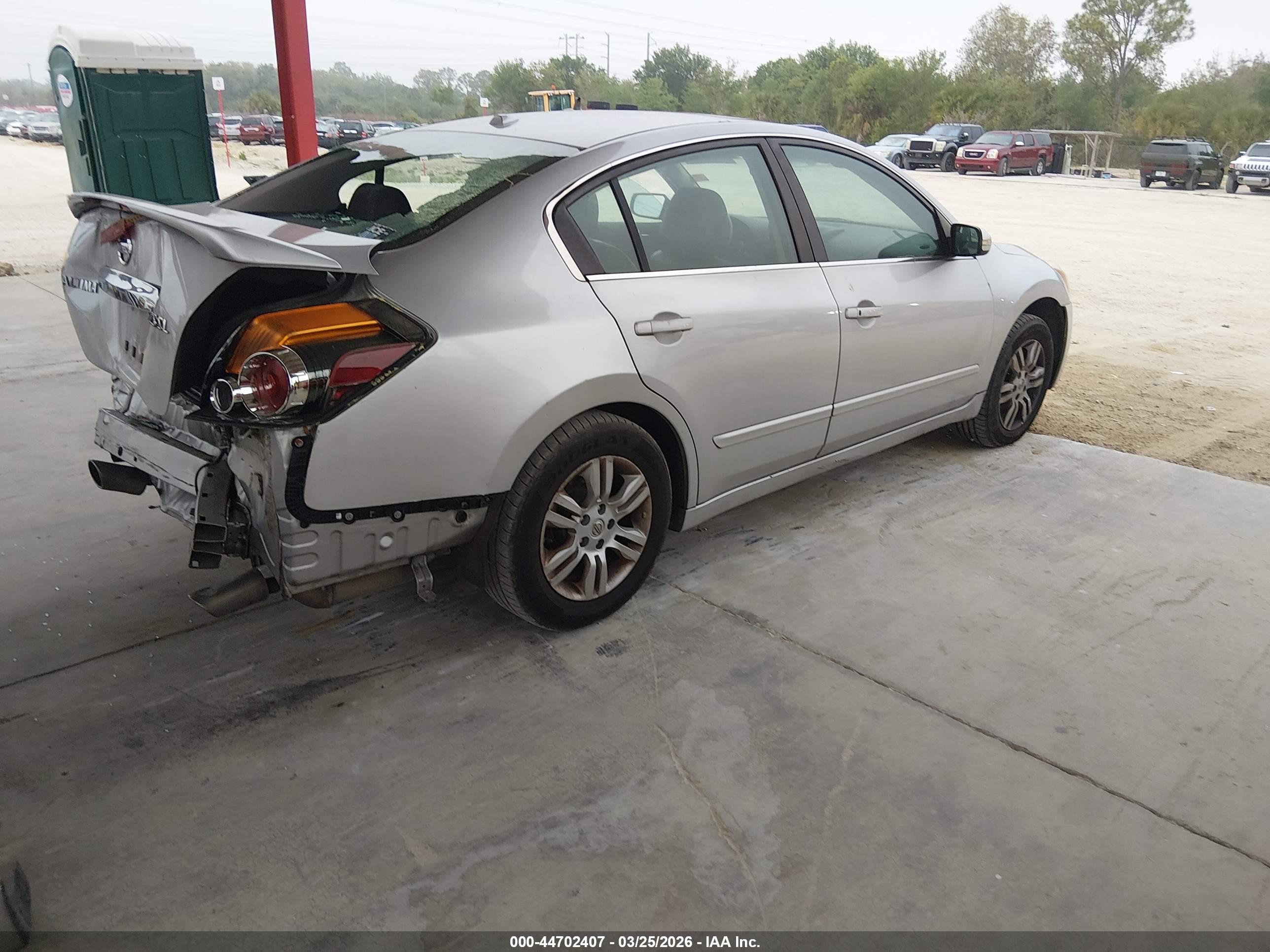 NISSAN ALTIMA image 4
