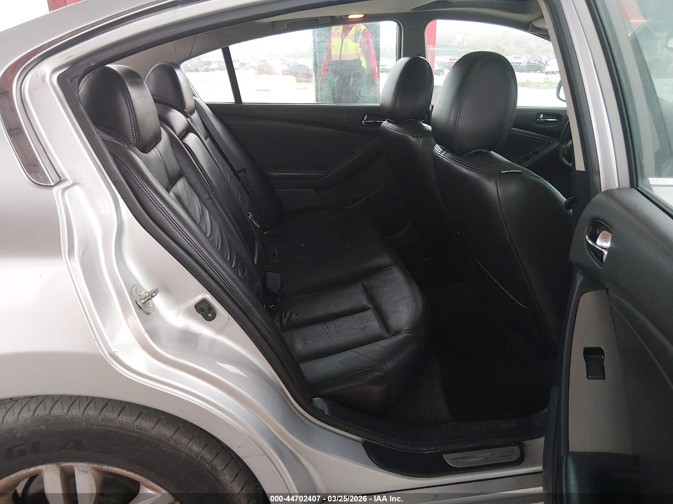 NISSAN ALTIMA image 8