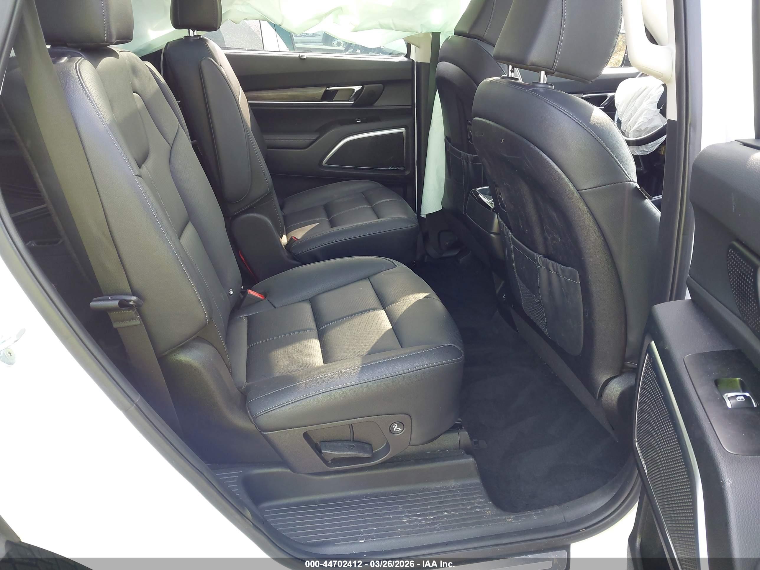 KIA TELLURIDE image 8