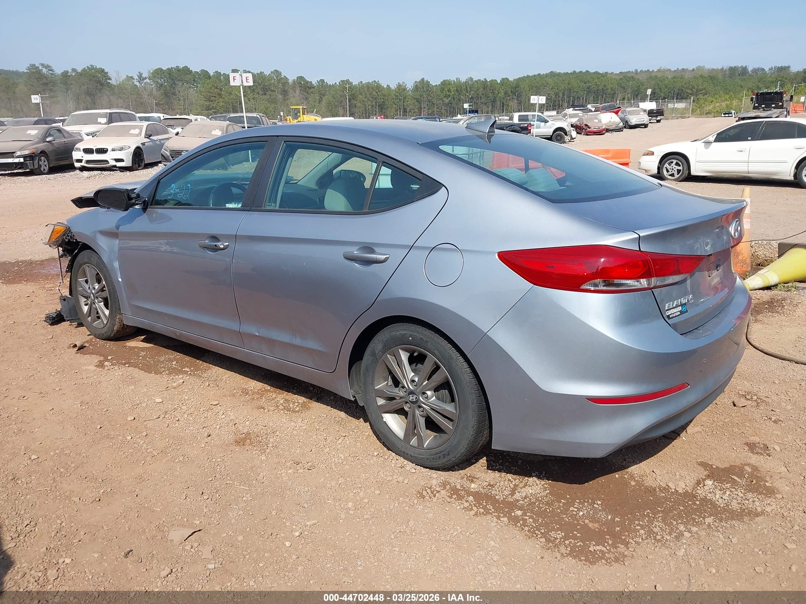 HYUNDAI ELANTRA image 3